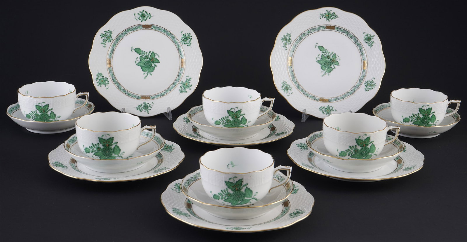 Herend Apponyi Vert 6 tea place settings,: 18-piece porcelain set, Hungary, 20th century, blue company mark, AV Apponyi Vert decor, 6x teacup #704 H 5.5 cm x D 9 cm, 6x saucer #704 D 14 cm, 6x cake plate #517 D 19 cm