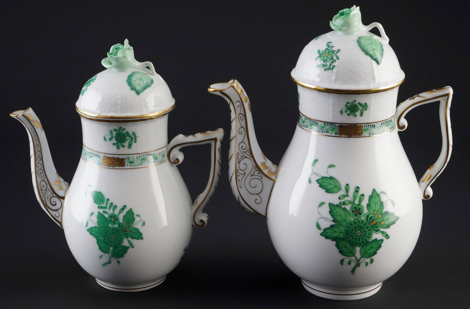 Herend Apponyi Vert 2 mocha pots,: porcelain, Hungary 20th century, blue company mark, decor AV Apponyi Vert, 1x mocha pot #612 H 19.5 cm x D 10 cm, 1x moka pot #613 H 17 cm x D 9 cm
