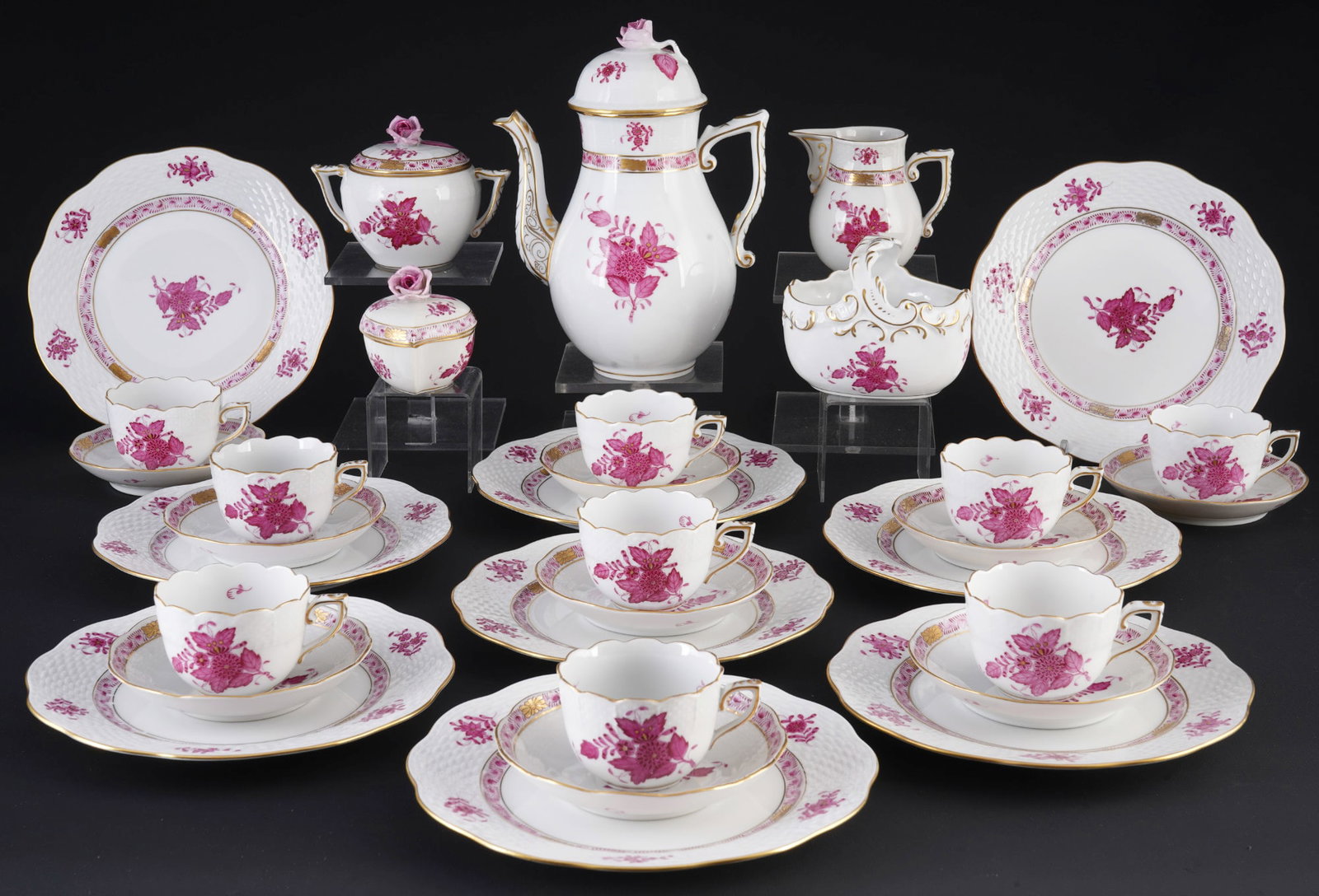 Herend Apponyi Purple mocha service for 9 persons,: 32-piece porcelain, Hungary, 20th century, blue company mark, decor AP Apponyi Purple, 1x pot #612 H 21 cm x D 11 cm, 1x milk jug #635 H 9 cm, 1x sugar bowl #666 H 9 cm x D 8.5 cm, 9x mocha cups #711 