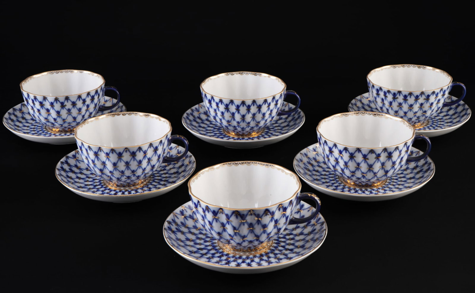 Lomonosov Royal Net Gold 6 tea cups,: porcelain, Russia, red company mark, decor Royal Net Gold, shape Leningrad, 6x tea cups H 5.5 cm x D 10 cm, 6x saucers D 15 cm