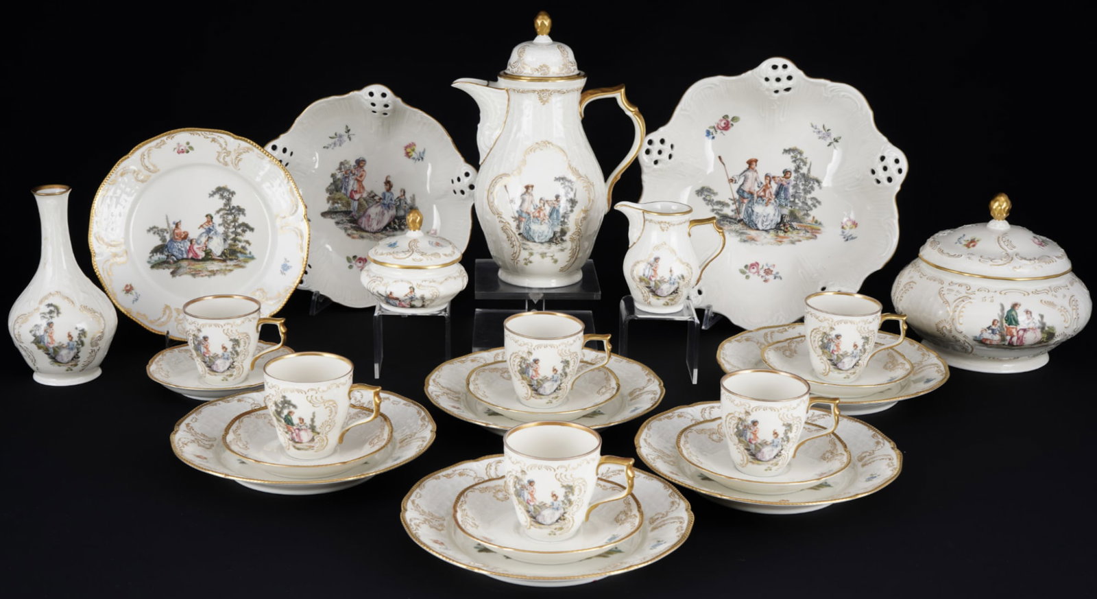 Rosenthal Hoeroldt-Arkadia Sanssouci mocha service for 6 persons,: 25-piece porcelain, black and gold company mark, shape Sanssouci, decor Hoeroldt-Arkadia, 1x jug H 21.5 cm x D 11 cm, 1x milk jug H 8 cm, 1x sugar bowl H 7.5 cm x D 8 cm, 6x coffee cups H 5.5 cm x D 5
