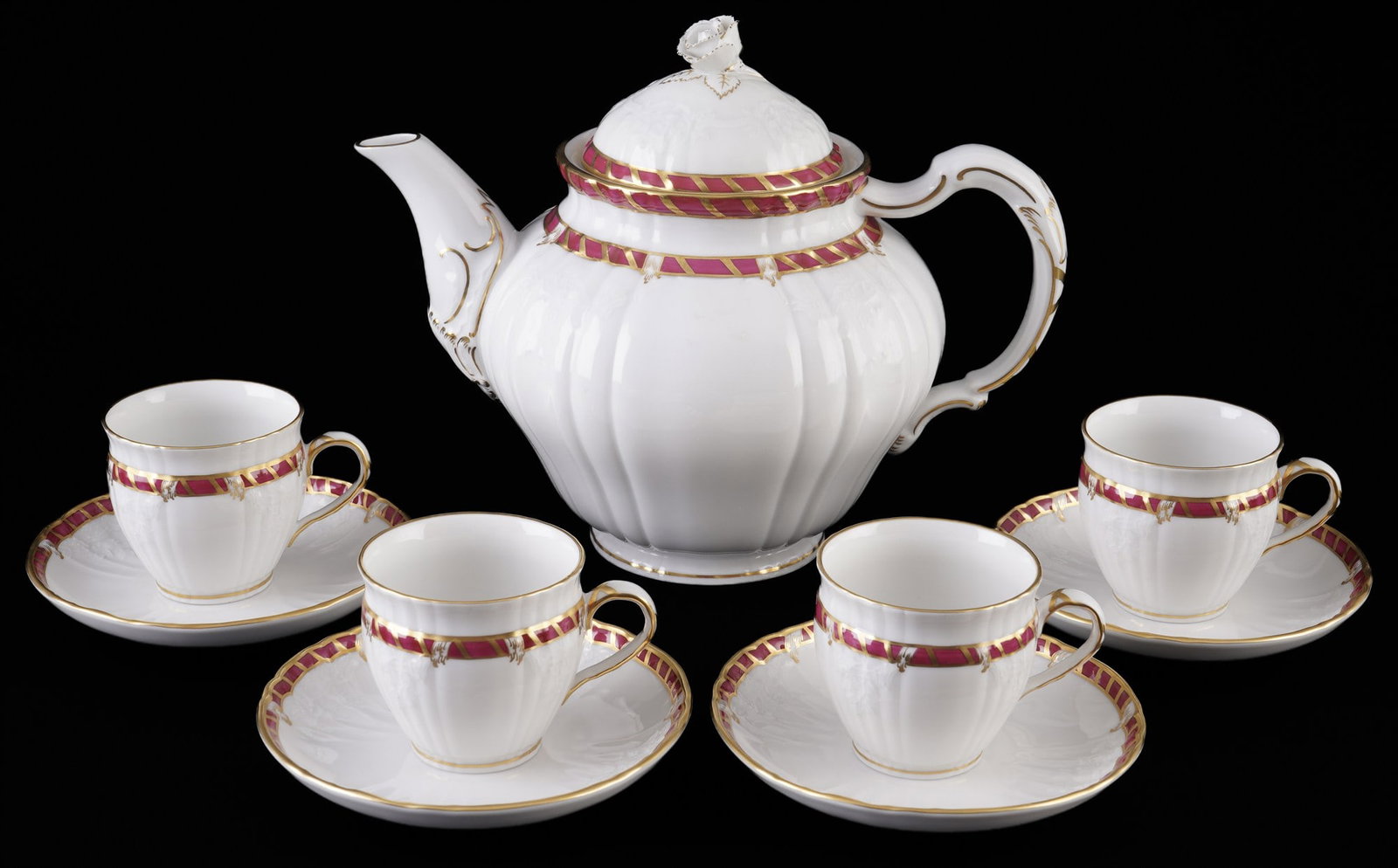 KPM Berlin Queen of Holland tea pot with 4 cups,: Porcelain, Royal Porcelain Manufactory Berlin, blue scepter mark with green orb, one grinding line, Rocaille shape, Queen Wilhelmine of Holland decoration - simple design without gold ornaments, 1x te