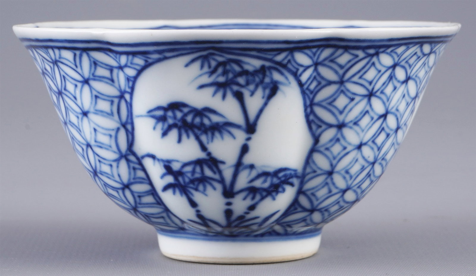 Blue and white bowl with floral motif, China (1 of 6)