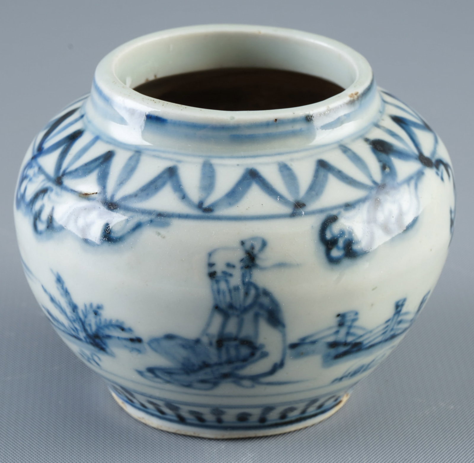 Blue and white pot, China, probably Ming Dynasty (1 of 4)