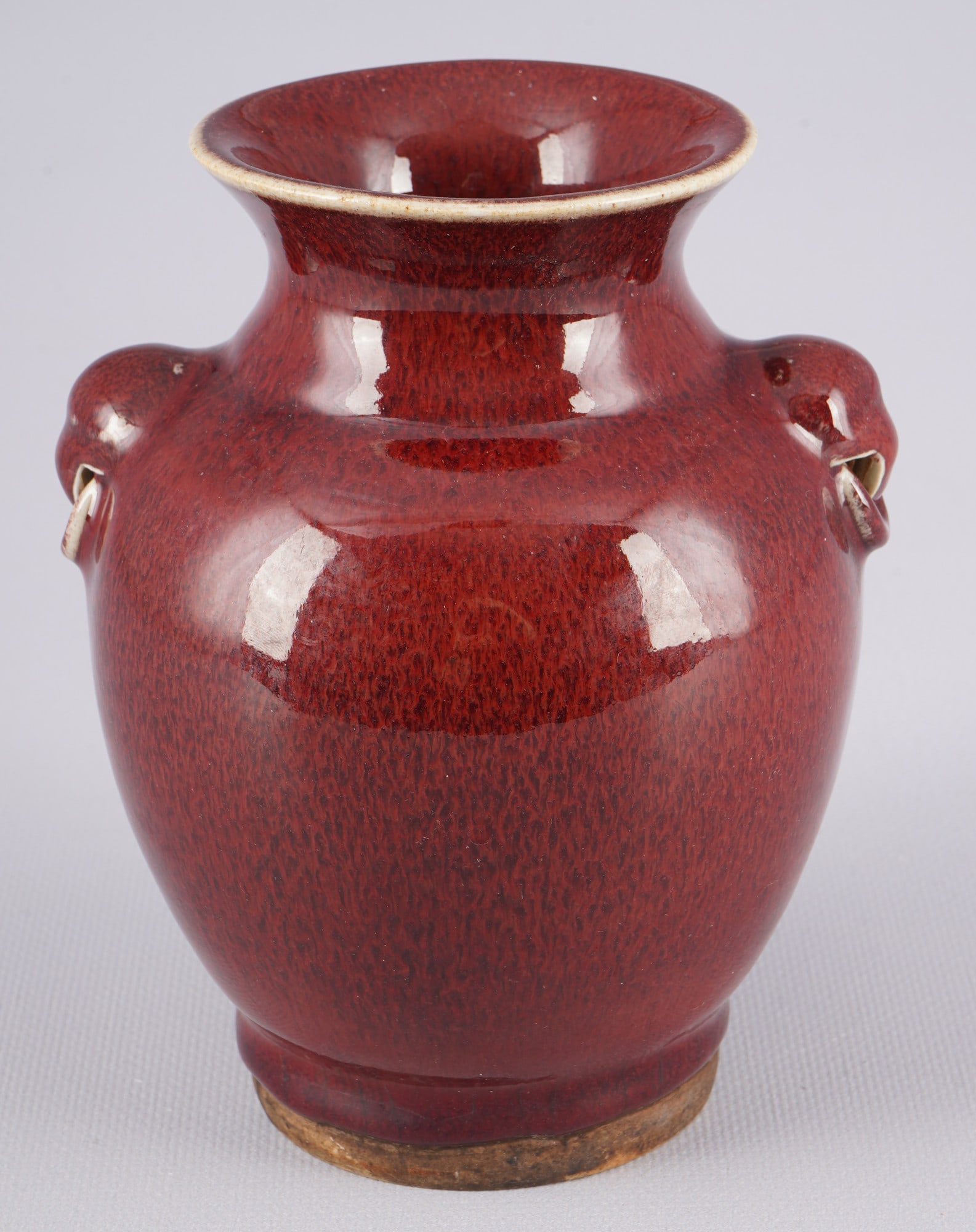 Jihong-Doppelohr-Zun, China Qing-Dynastie,: Porcelain, China Qing Dynasty (1644–1911), Jihong double-handled Zun, H 15.3 cm x D 12.5 cm