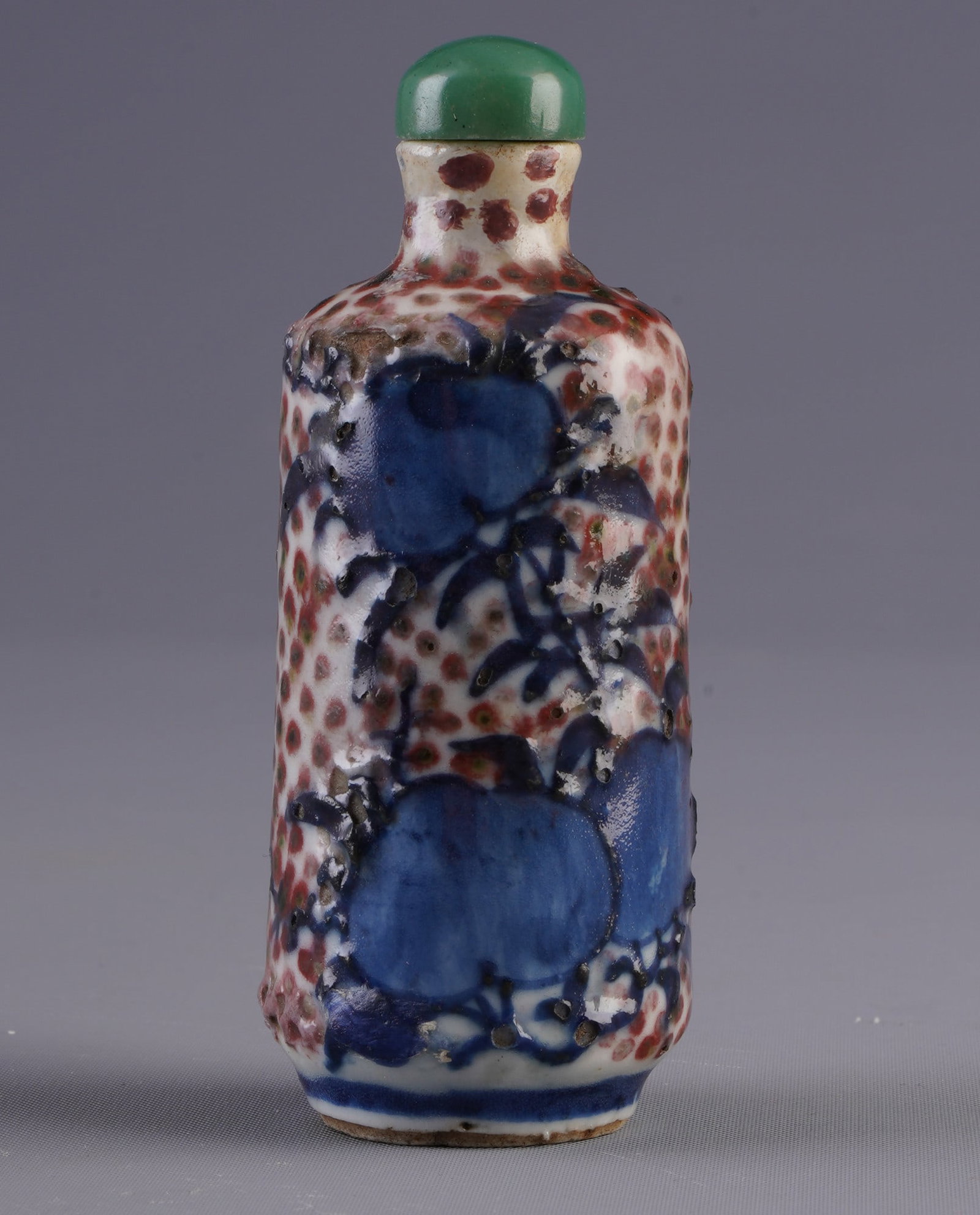 Snuff bottle with blue, white and copper red decoration, China (1 of 5)