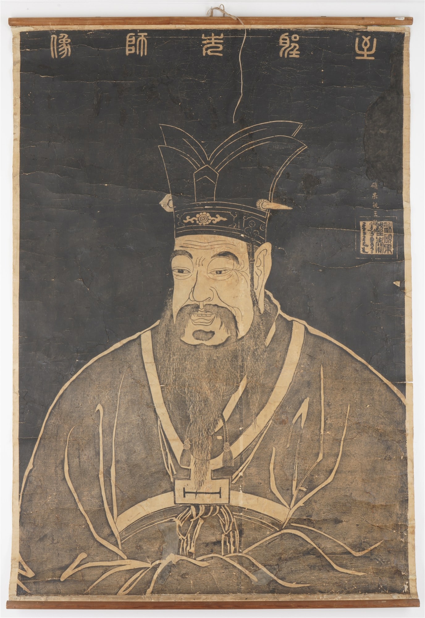 Ancient Chinese stone impression, China: Paper on fabric, China, old Chinese stone print with a portrait of Confucius as the First Teacher and Saint, L 160 cm x W 110 cm, with tears and age-related browning, German private collection