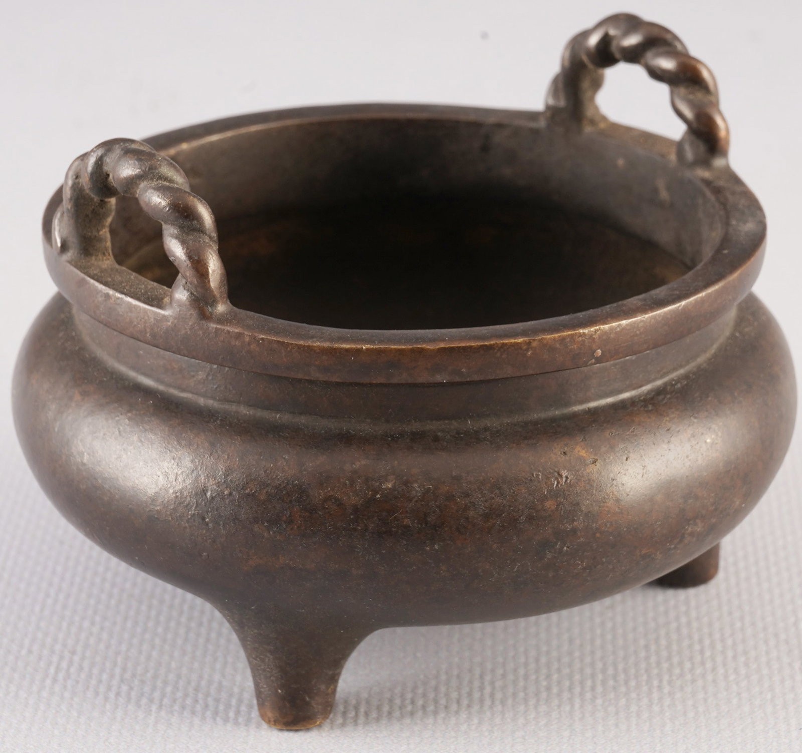 Bronze incense burner, China, 19th/20th century (1 of 7)