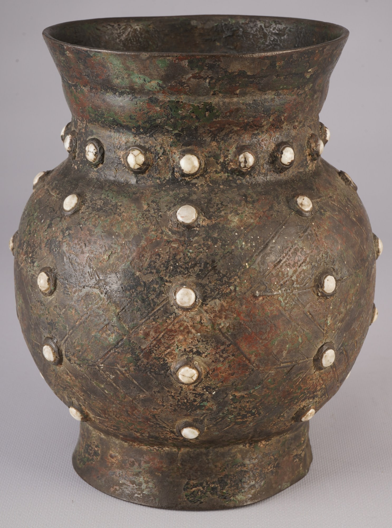 Very rare bronze gui, China, Ming Dynasty or earlier,: Bronze, China, Ming Dynasty (1368–1644) or earlier, a bronze vessel in the form of a gui (ritual food vessel), bulbous with a flared rim and high foot ring, the surface displays a deep, natural pati
