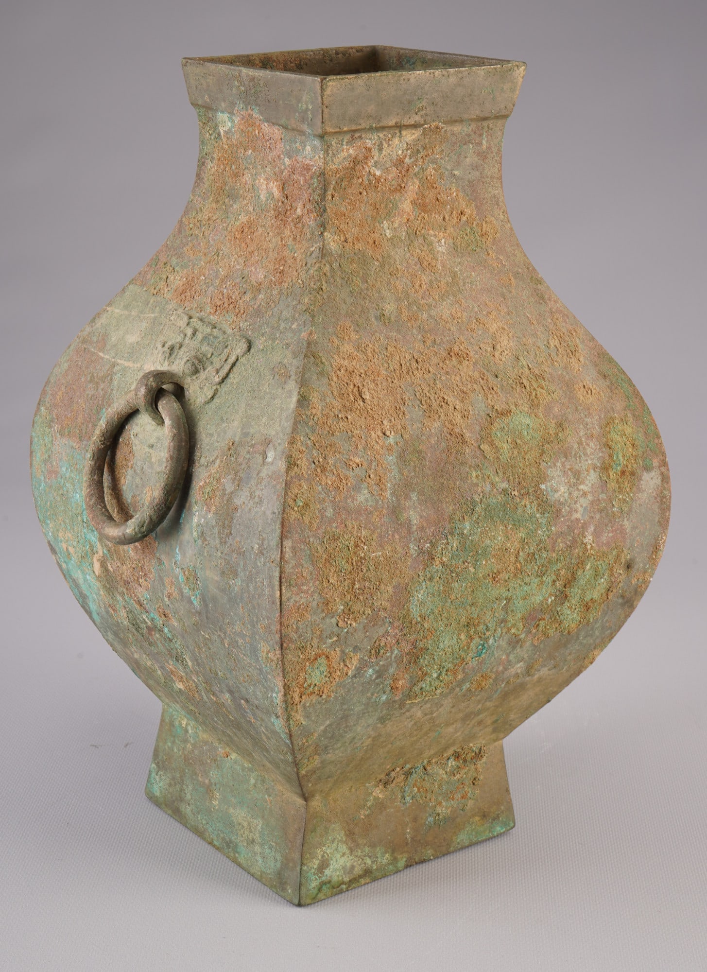 Bronze vessel with ring-shaped handles, China, Han Dynasty, (1 of 7)