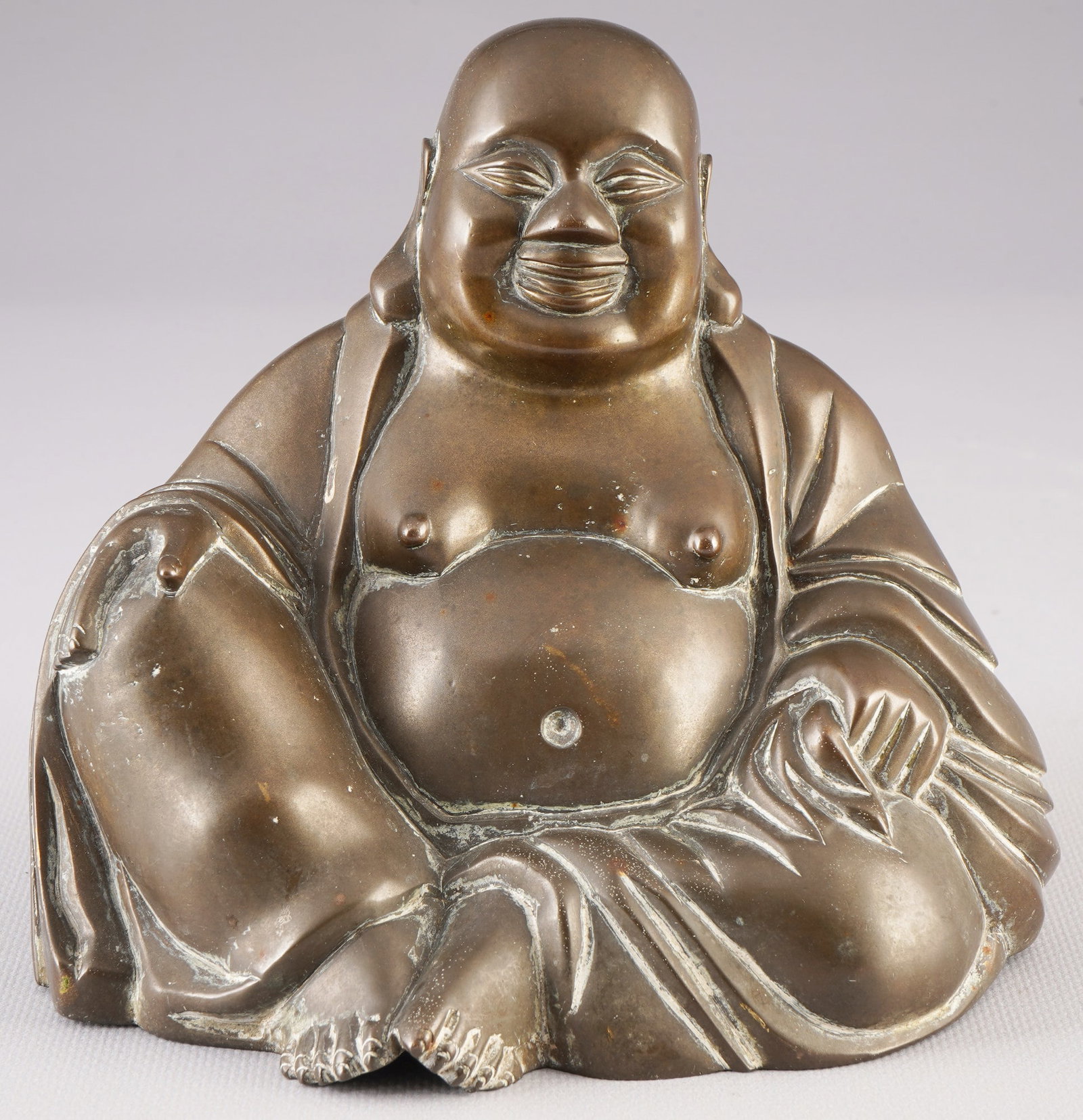Bronze-Buddhist Maitreya, China, Qing-Dynastie,: Bronze, China, Qing Dynasty (1644–1911), a bronze statue of Maitreya Buddha, the statue depicts the laughing Buddha in a seated position with an oversized belly and closed eyes, symbolizing happines