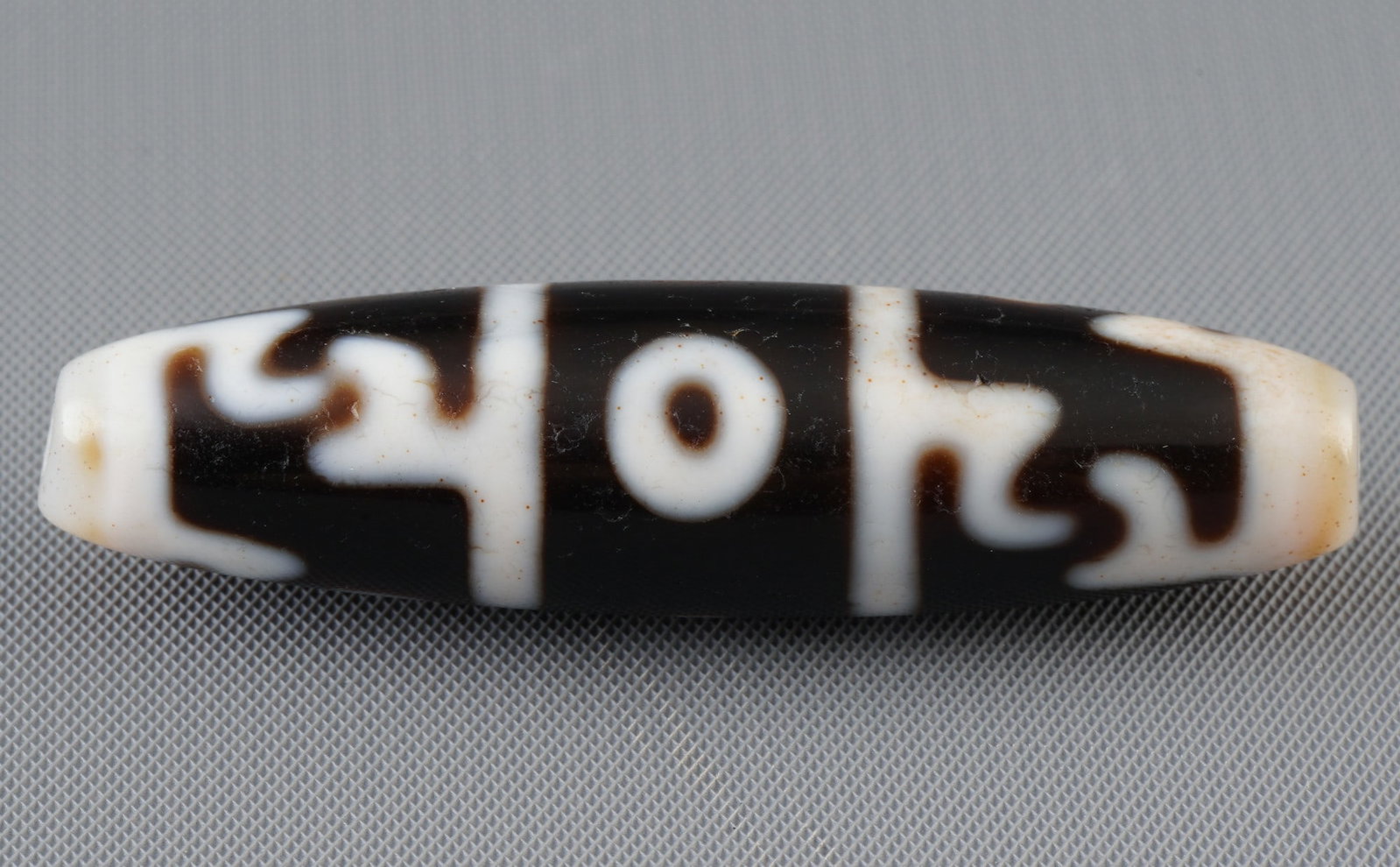 Vajra-Muster-Dzi-Pearl, China/Tibet, (1 of 3)
