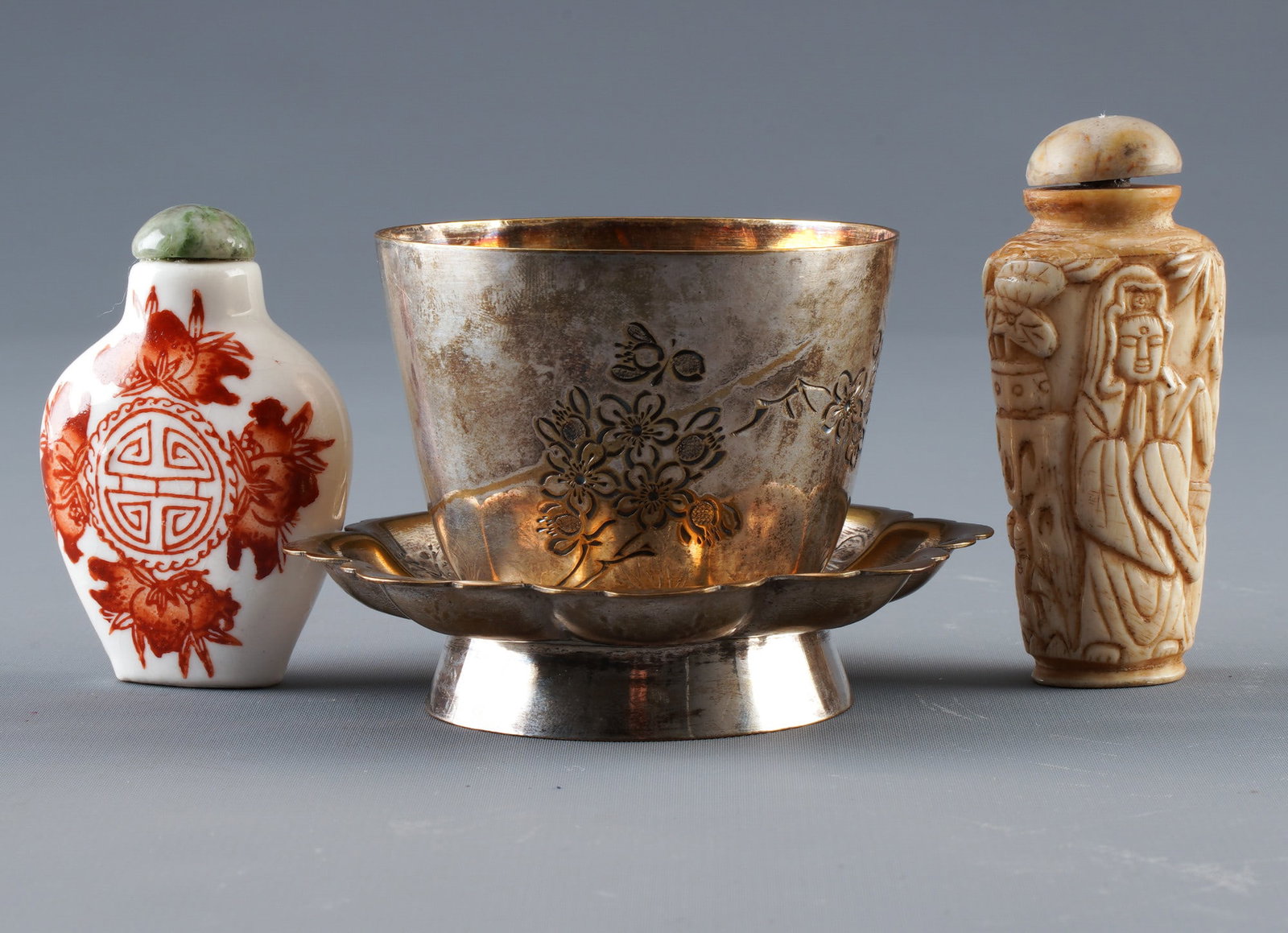 Silver-plated cup and two snuff bottles, China, 19th/20th century (1 of 3)