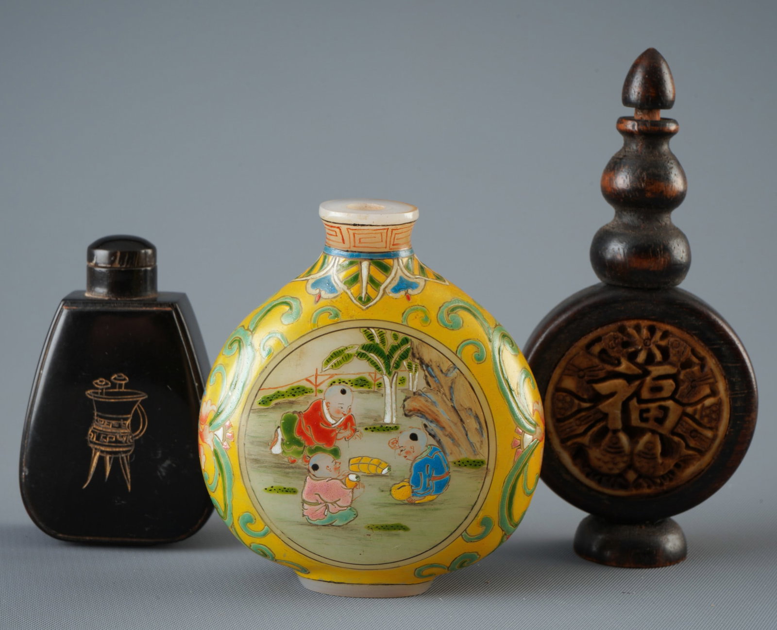 Three snuff bottles, China - 2
