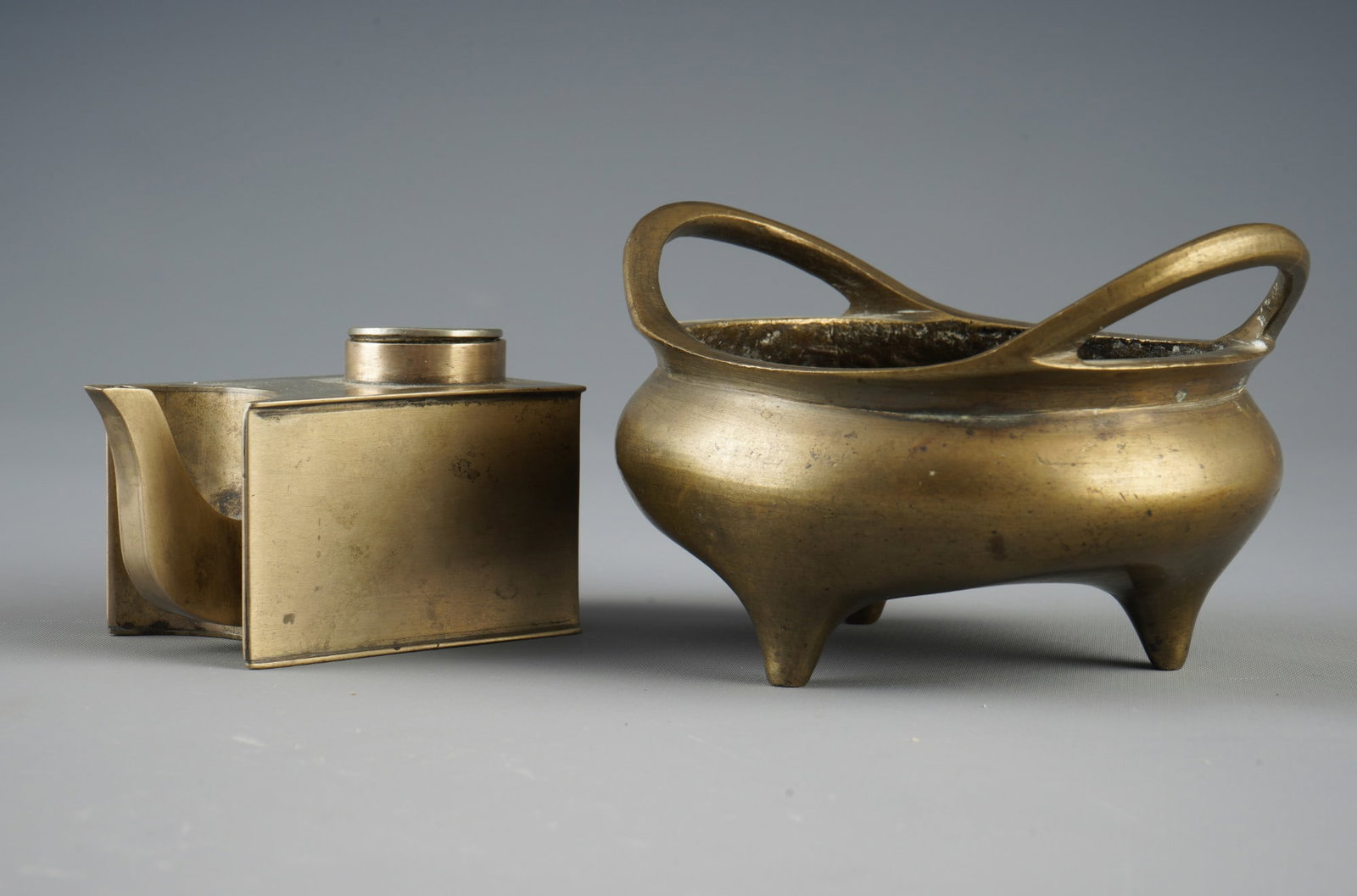 Bronze incense burner and teapot, China (1 of 7)