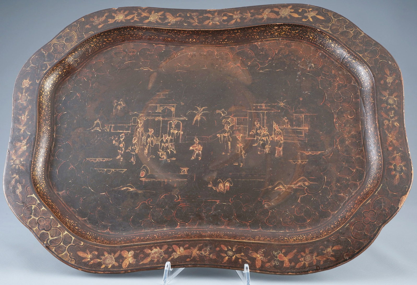 Tray with figurative gold drawing, China, 19th century: Wood, China, 19th century, wooden tray with figurative gold drawing on a dark background, L 52.3 x W 38 cm, with chips and flaking, German private collection