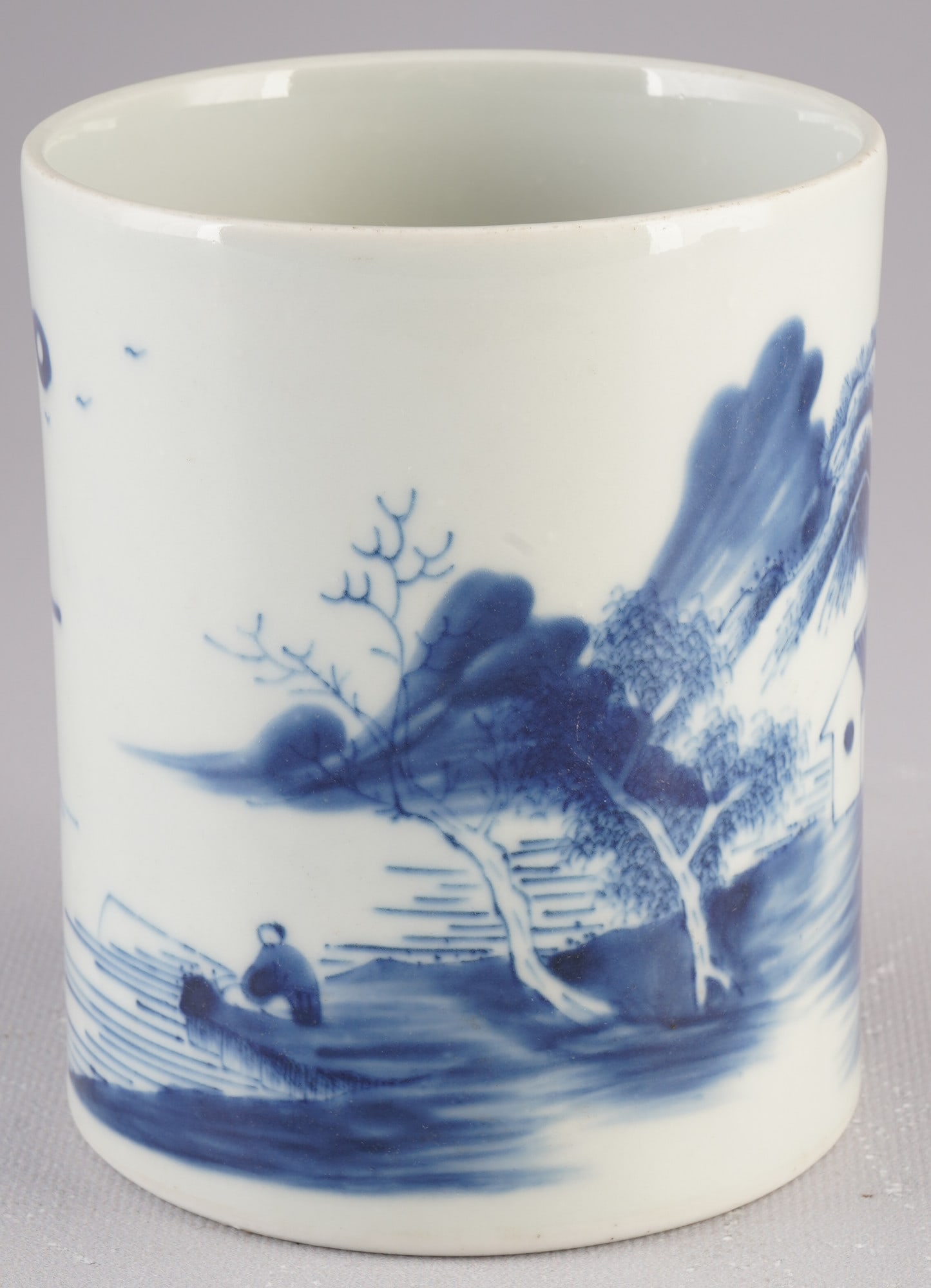 Blue and white bitong/brush pot, China, Qing Dynasty (1 of 7)