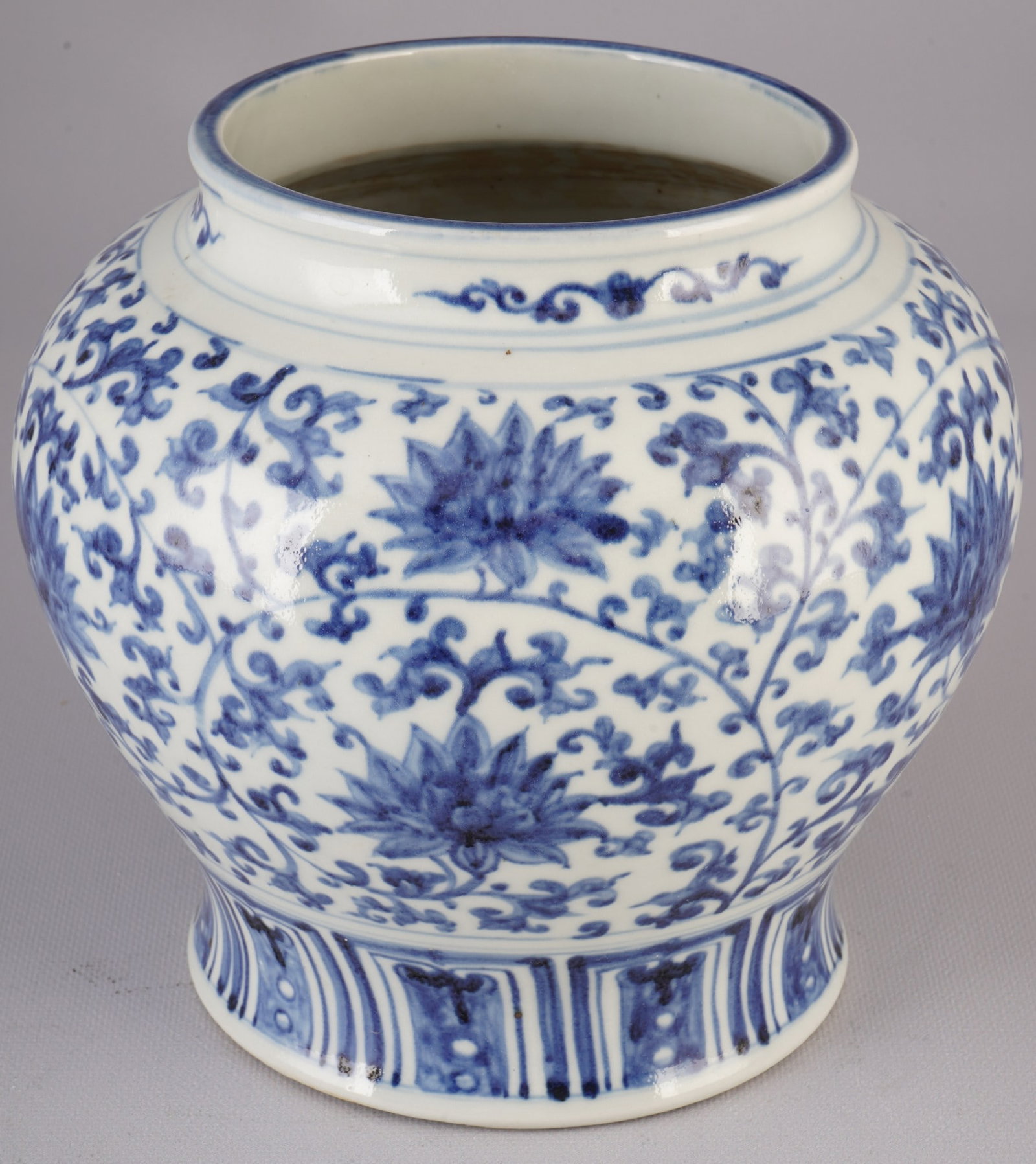 Blue and white pot with floral motif, China, Qing Dynasty: Porcelain, China, Qing Dynasty (1644–1911), blue and white pot with floral motif, H 20 cm x D 20 cm