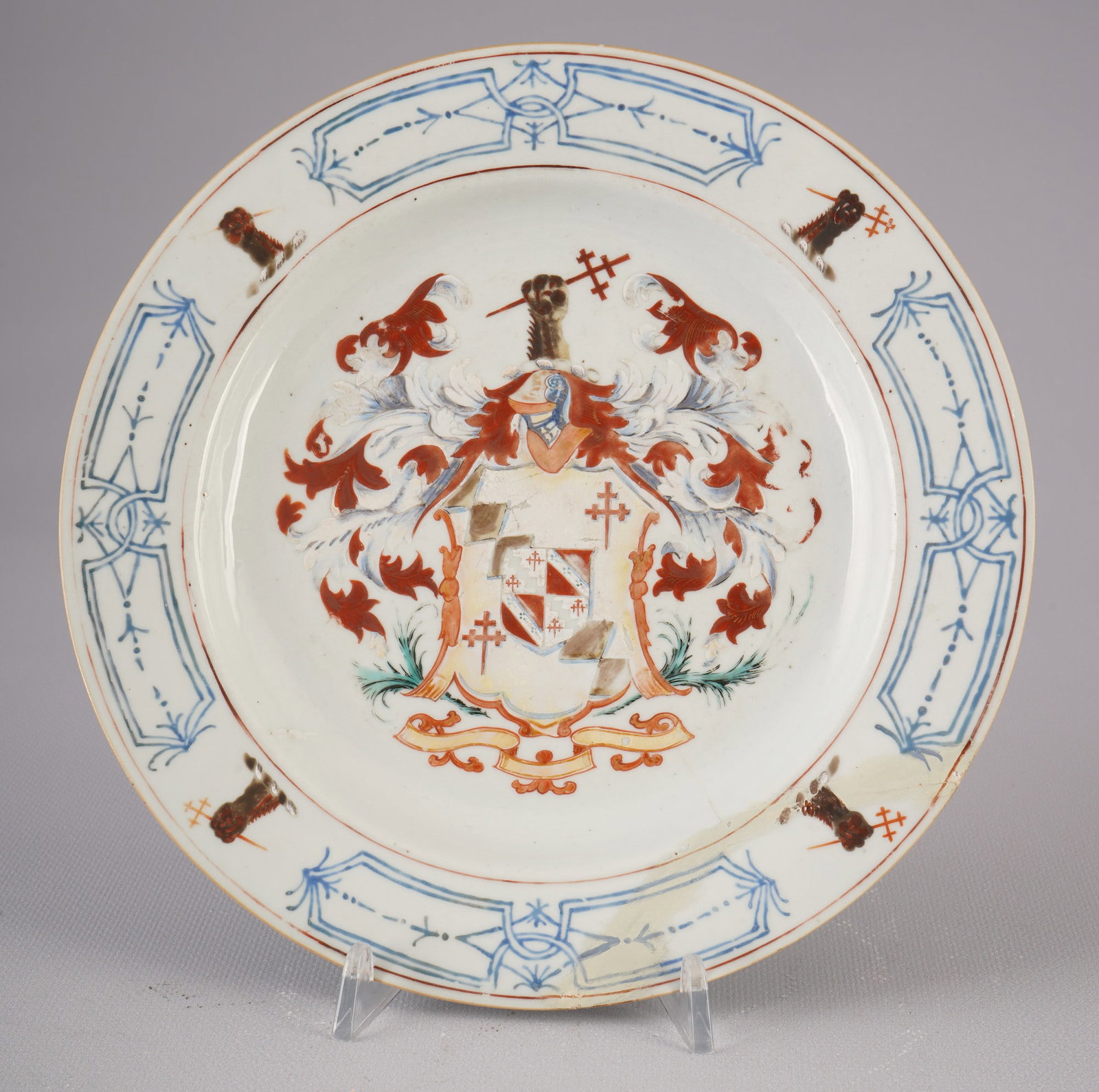 Luxury porcelain plate with heraldic mark, China, Qianlong period, (1 of 3)