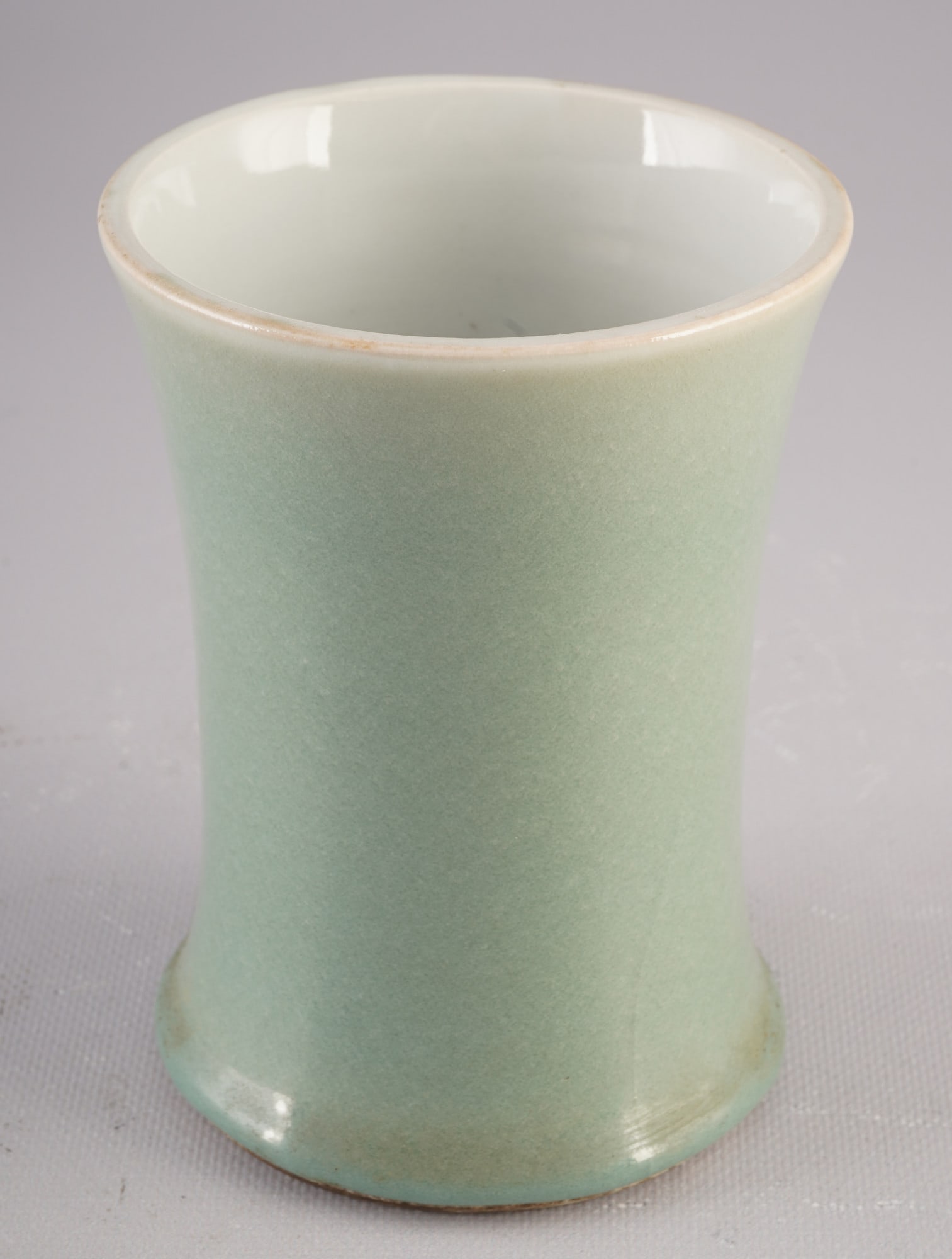 Brush cup with bean-green glaze, China (1 of 6)