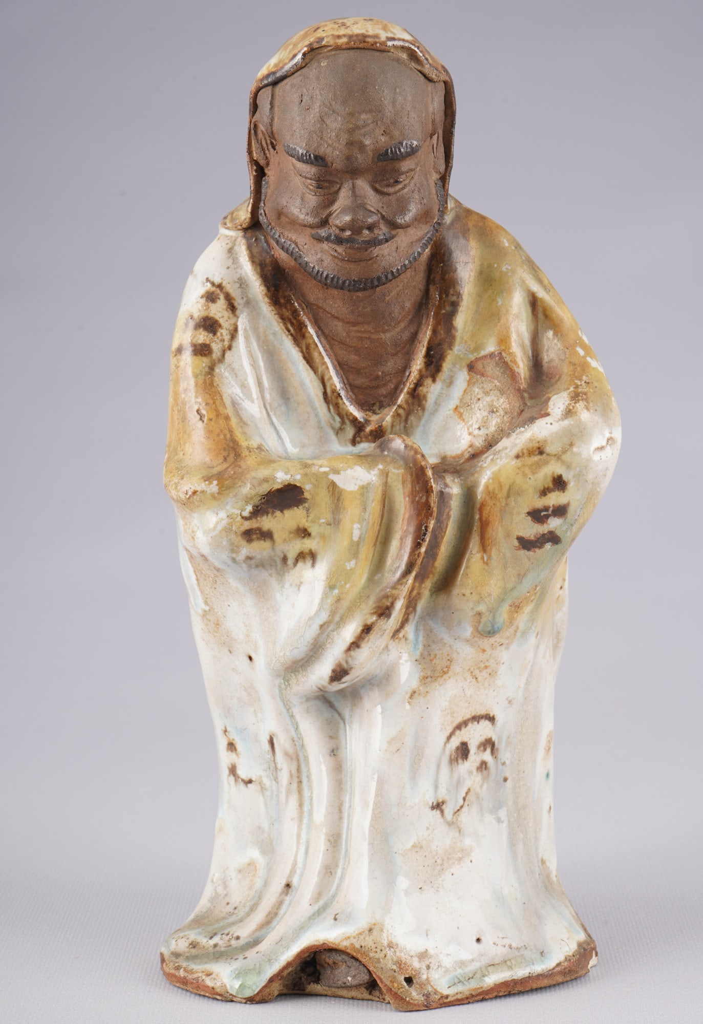 Clay figure of Bodhidharma, China Yuan Dynasty,: Ceramic, China Yuan Dynasty (1271–1368), Bodhidharma figure, hand and foot damaged, H 28 cm x W 13 cm x D 10 cm