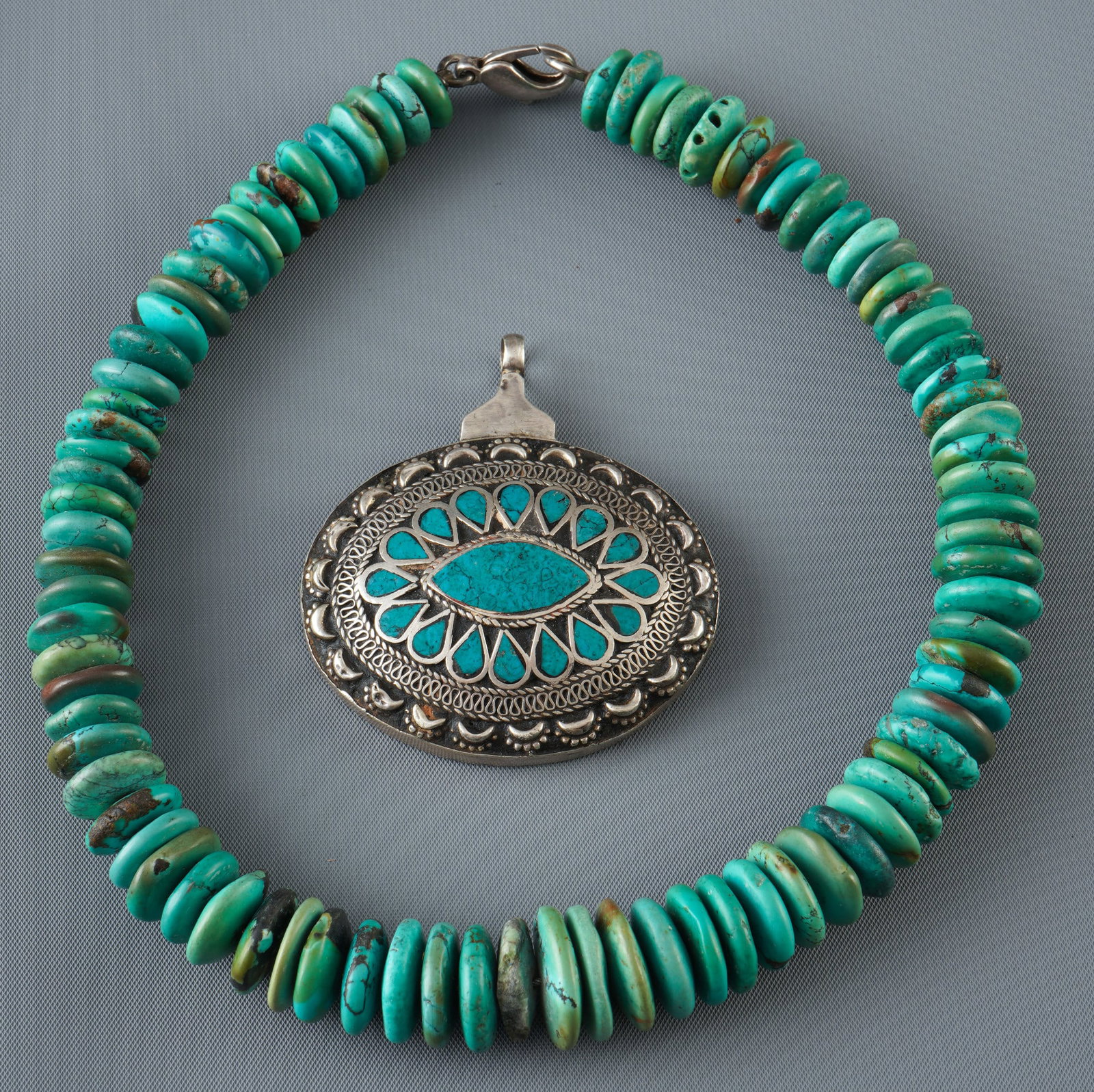 Turquoise necklace with pendant, Tibet (1 of 2)