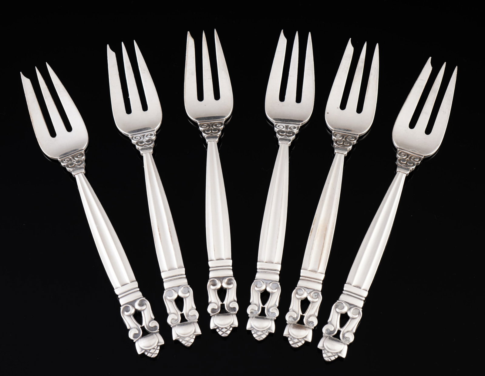 Georg Jensen Acorn 925 sterling silver 6 cake forks,: sterling silver 925/000, hallmarked 925 + Georg Jensen + Denmark + sterling, decor Acorn around 1915, 6x L 14.5 cm, weight 160 grams