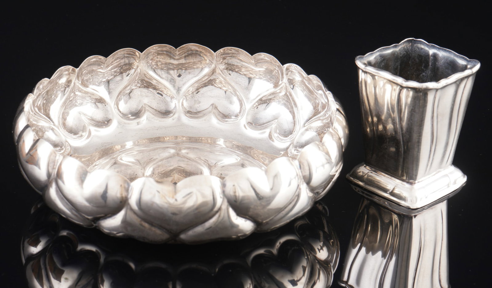 835 - 925 silver decorative bowl with vase, (1 of 5)