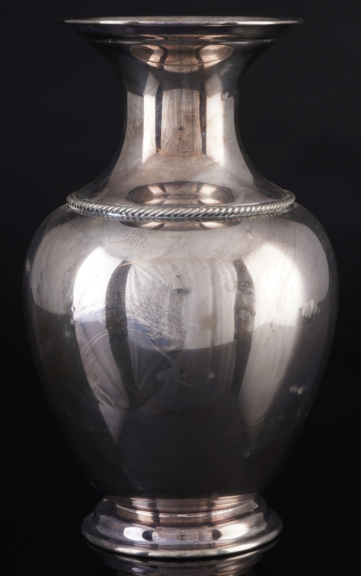 Bruckmann & Sons 835 silver vase with cord decor - H 27.5 cm,: silver 835/000, hallmarked 835 + crescent and crown + Bruckmann & Söhne company mark, baluster-shaped body on a profiled base, tapered neck with trumpet mouth and circumferential cord band relief, H 