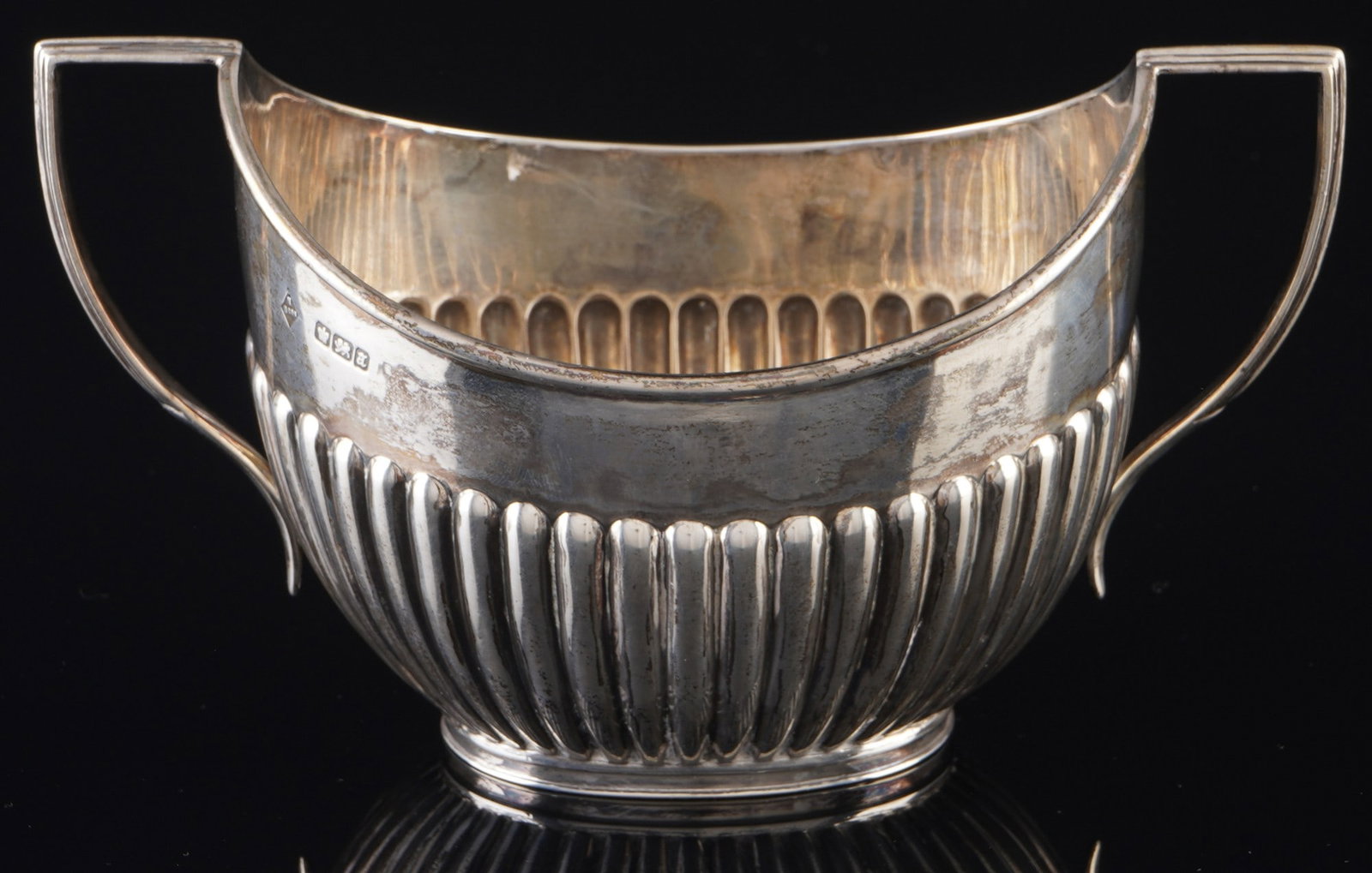 925 silver sugar bowl, Mappin Brothers: Sterling silver 925/1000, stamped with English origin and silver hallmarks, curved silhouette and flared lip, H 10 cm x W 17.5 cm, D 10 cm, weight 216 grams