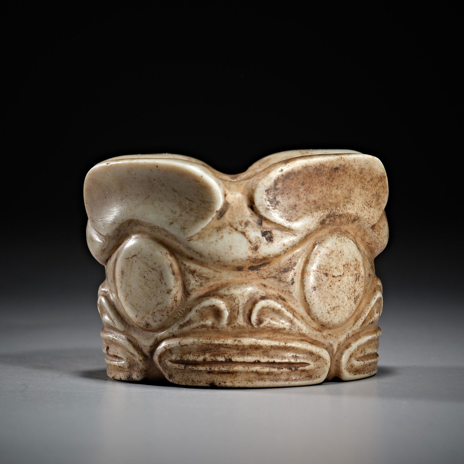 Jade beast of Chinese Red Mountain culture (1 of 7)