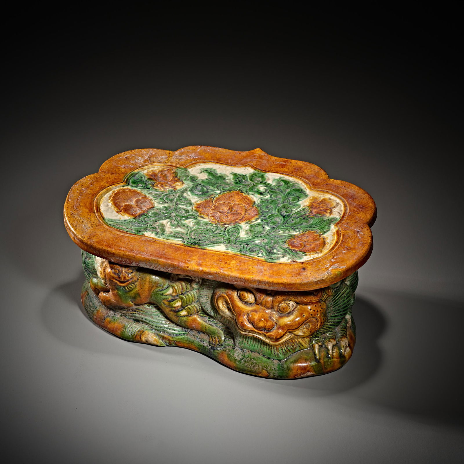 Chinese Liao Dynasty tri-color tiger pattern pillow (1 of 6)