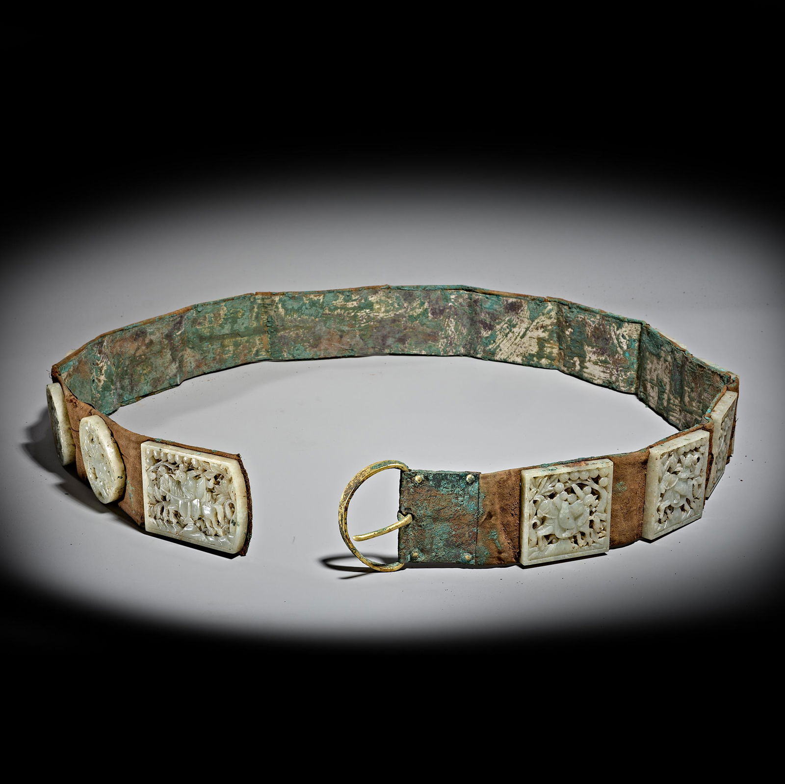 Chinese Yuan Dynasty hetian jade character belt (1 of 8)