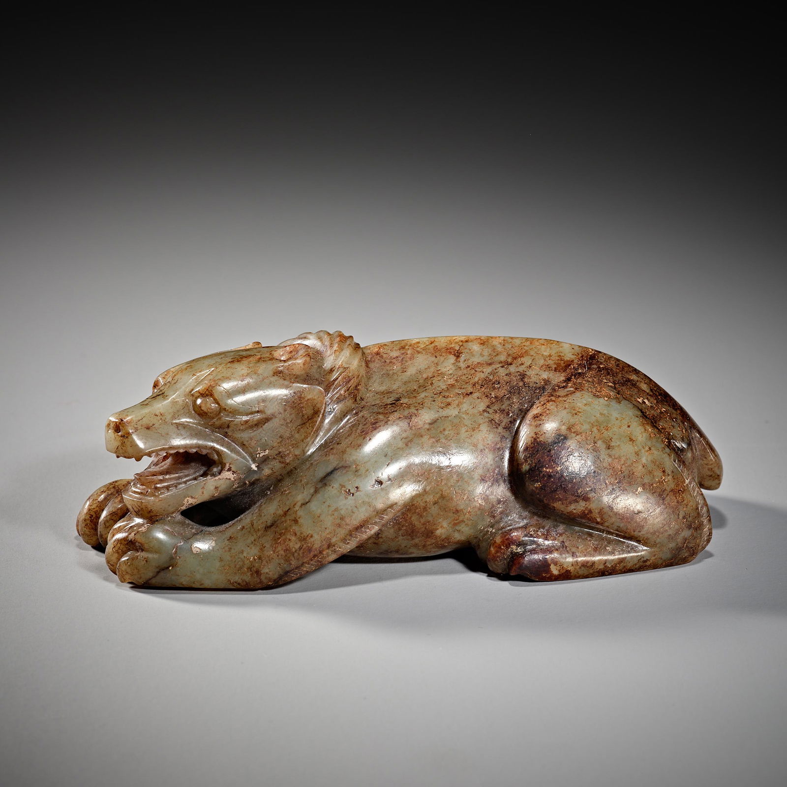 Chinese Han Dynasty Hetian jade bear (1 of 6)