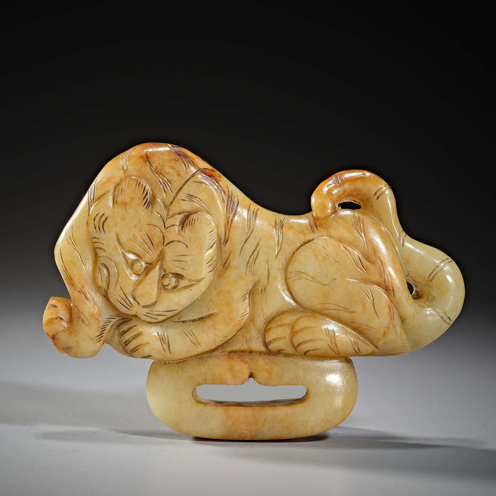 Chinese Yuan Dynasty Hetian jade tiger (1 of 5)