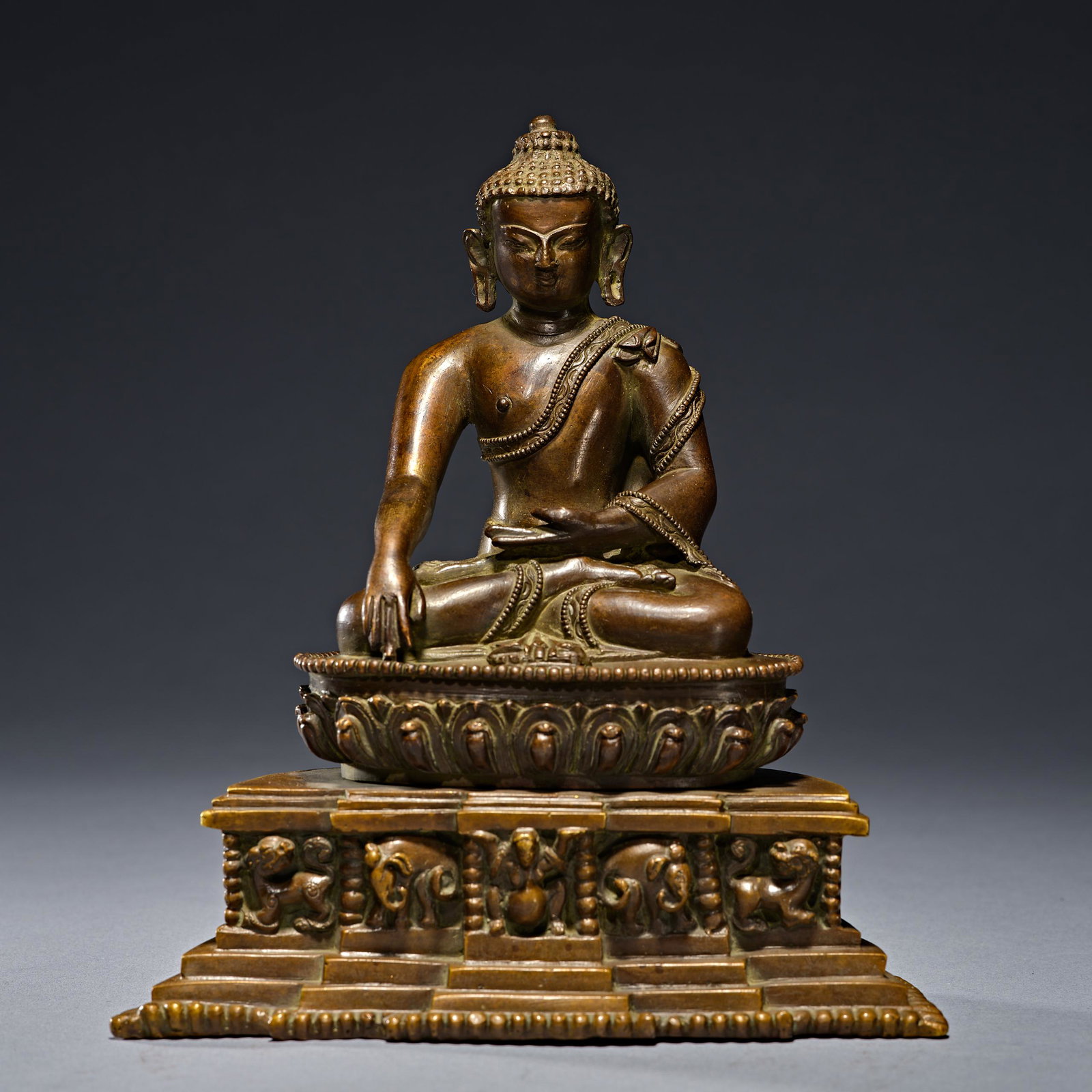 Chinese Bronze Buddha statue of qing Dynasty (1 of 7)