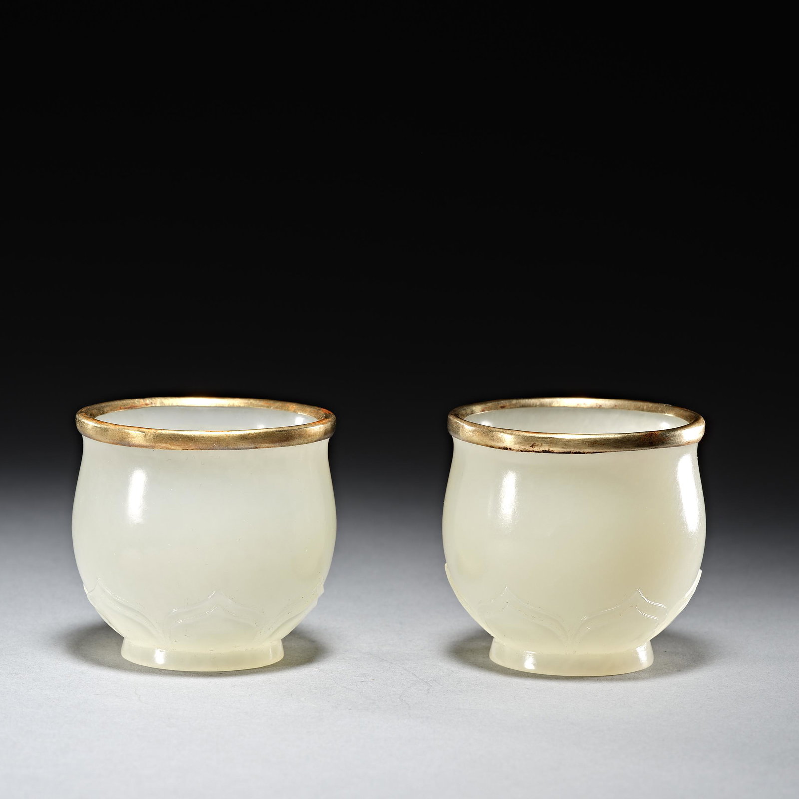 Chinese Qing Dynasty Hetian jade bag gold cup (1 of 6)