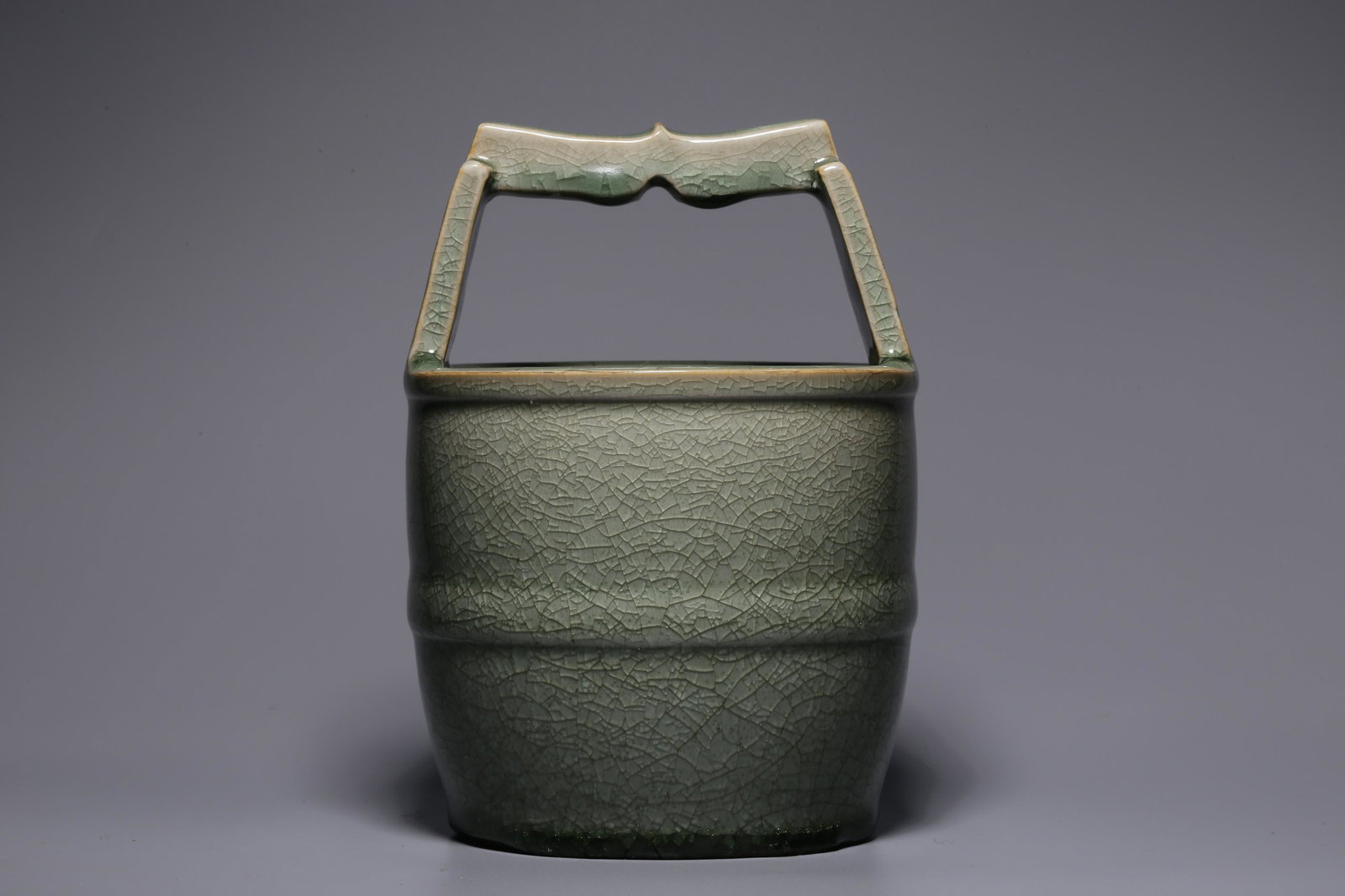 Ming Dynasty, Longquan bucket type water (1 of 6)