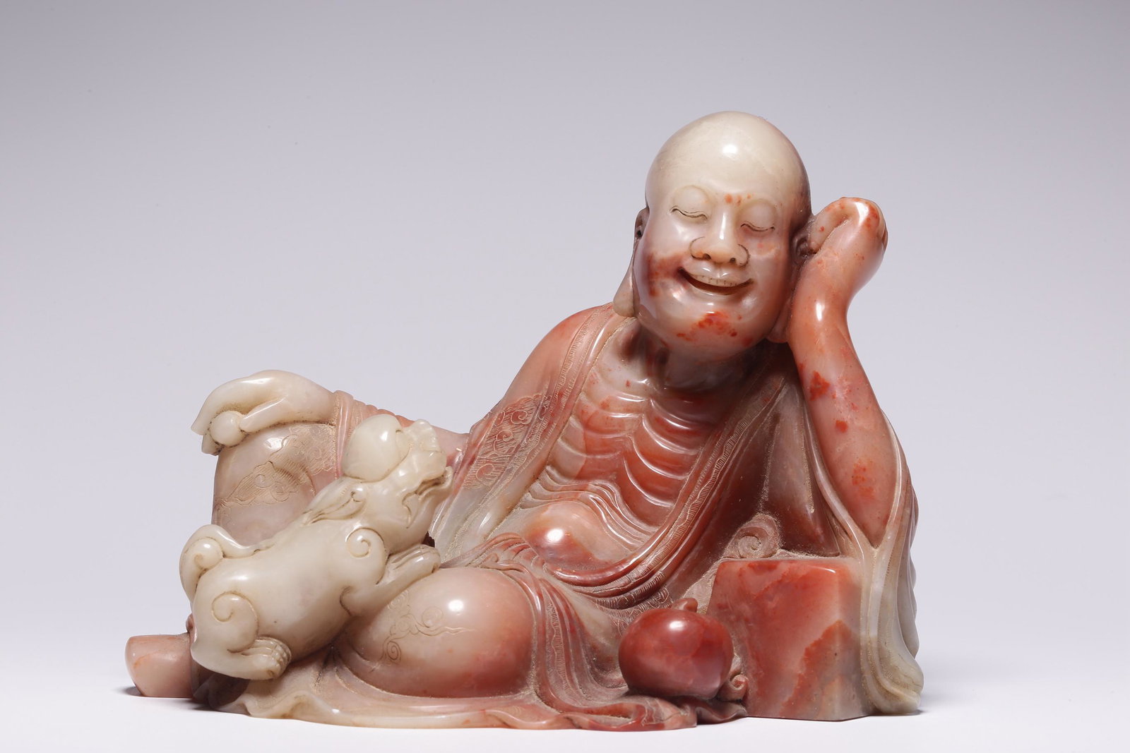 Qing Dynasty, Shoushan lotus stone lion play arhat ornaments (1 of 9)