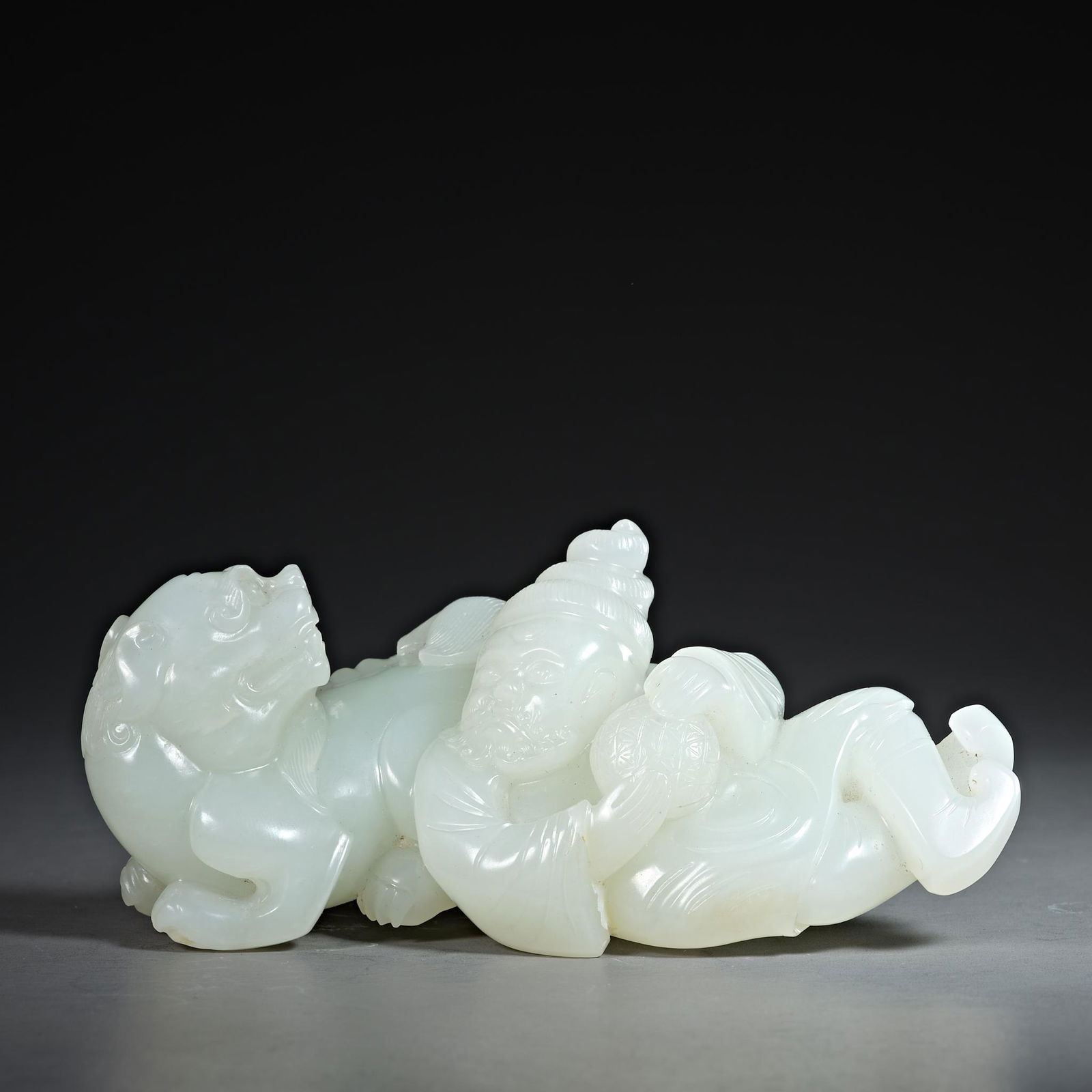 Chinese Ming Dynasty hetian jade figure (1 of 5)