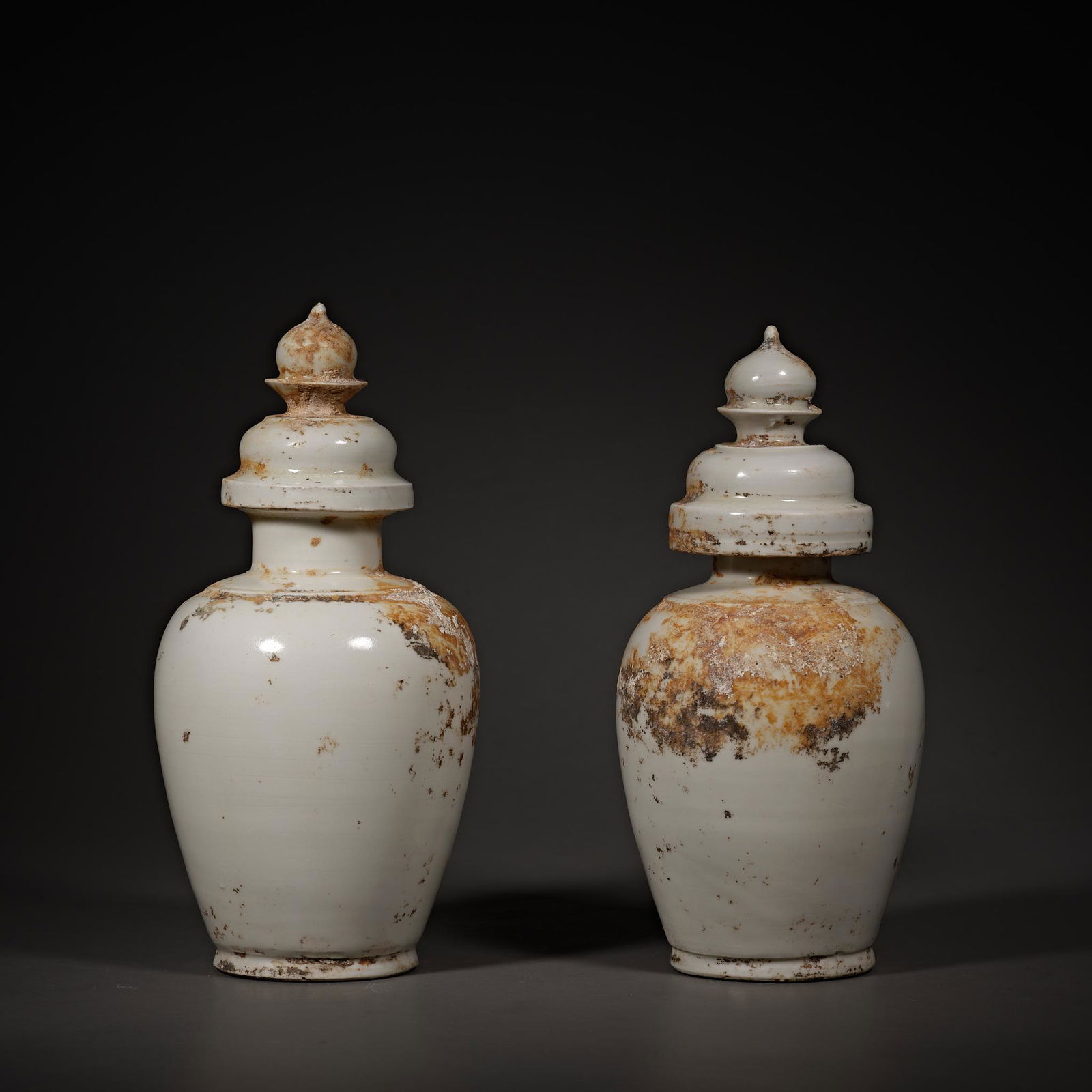 Ding kiln bottles in Song Dynasty of China (1 of 6)
