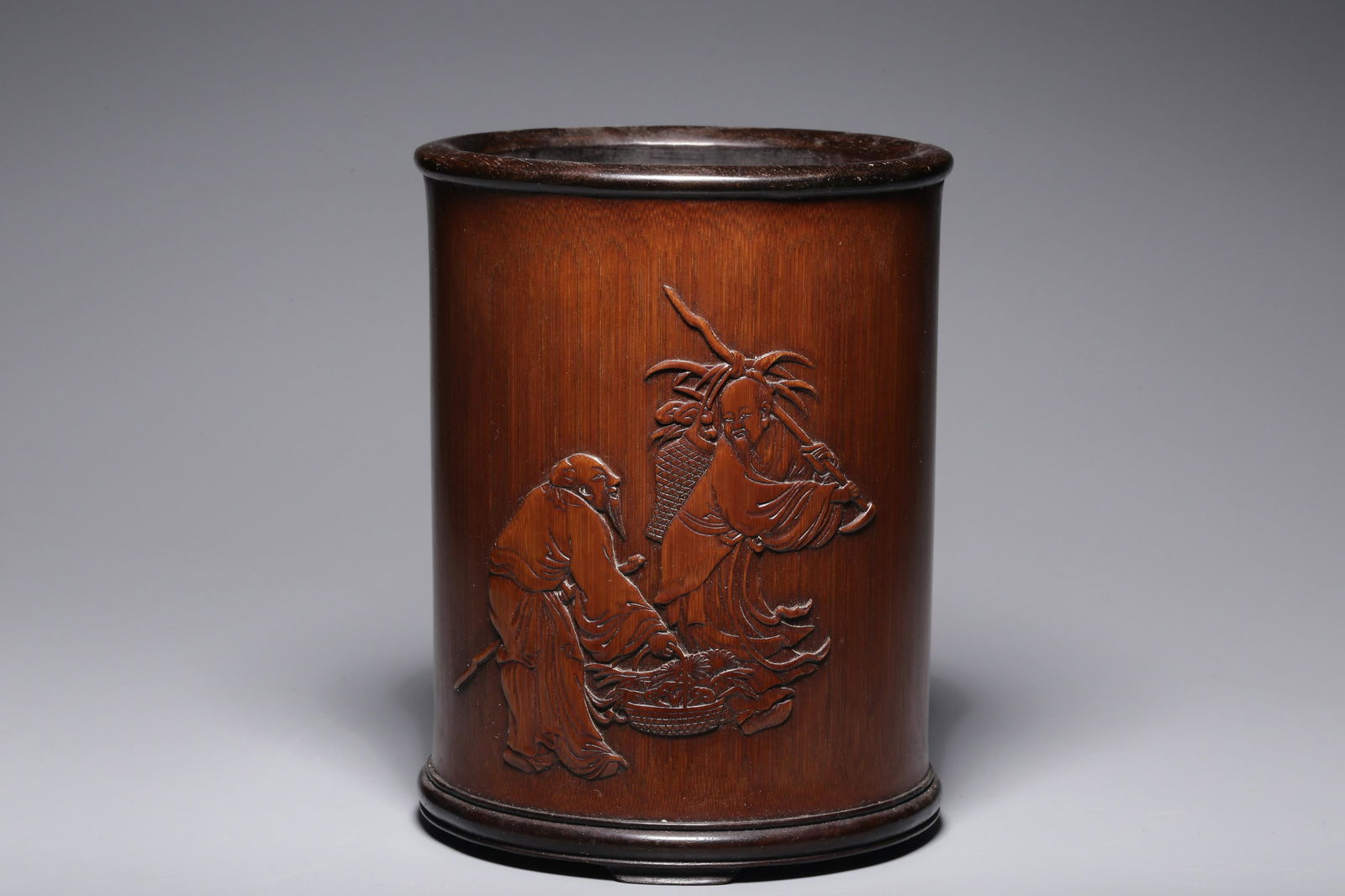Pencil holder for drawing figures of bamboo picking medicine (1 of 7)