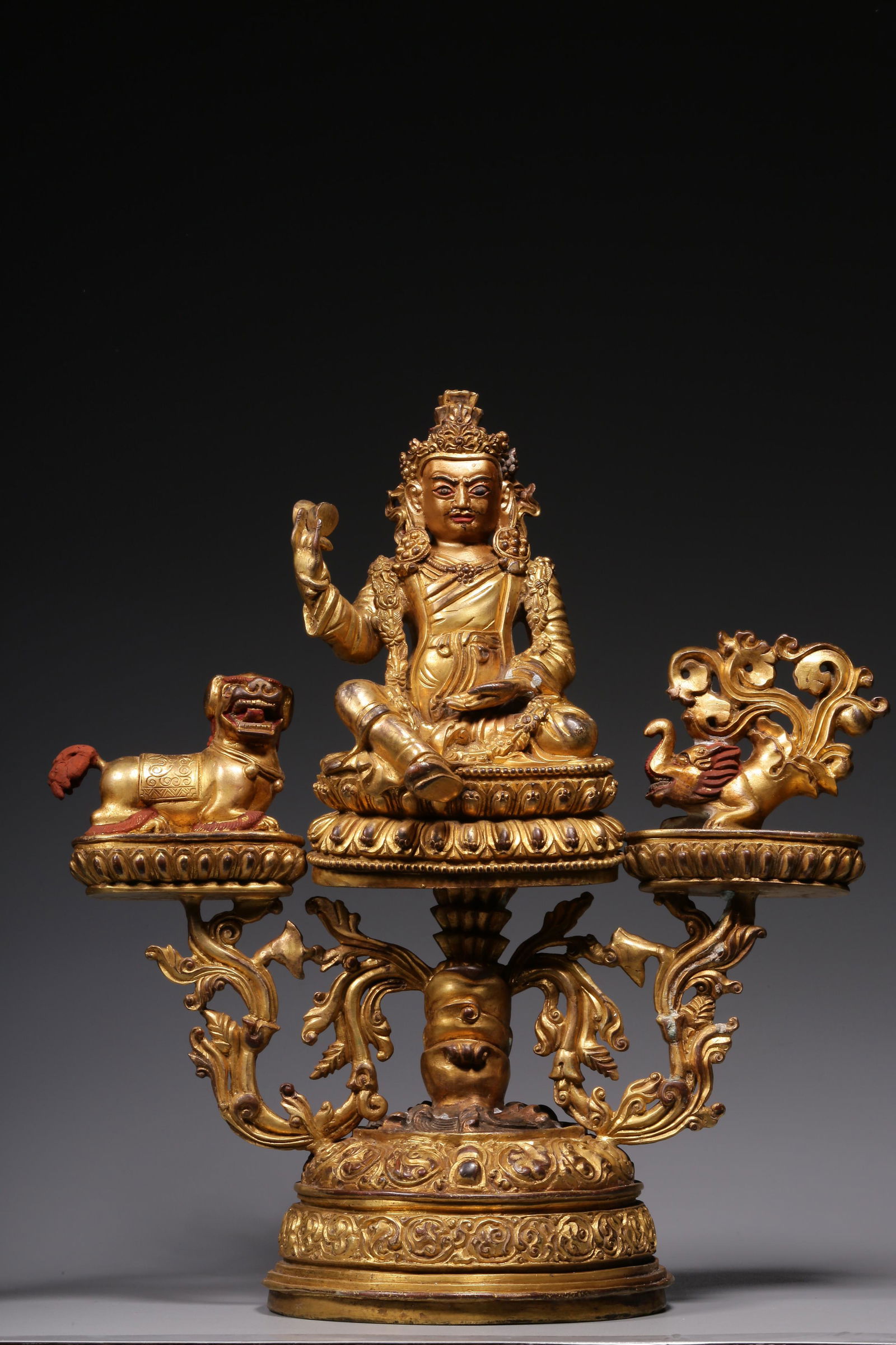 In the Qing Dynasty, the bronze gold lotus division eight changed statues (1 of 9)