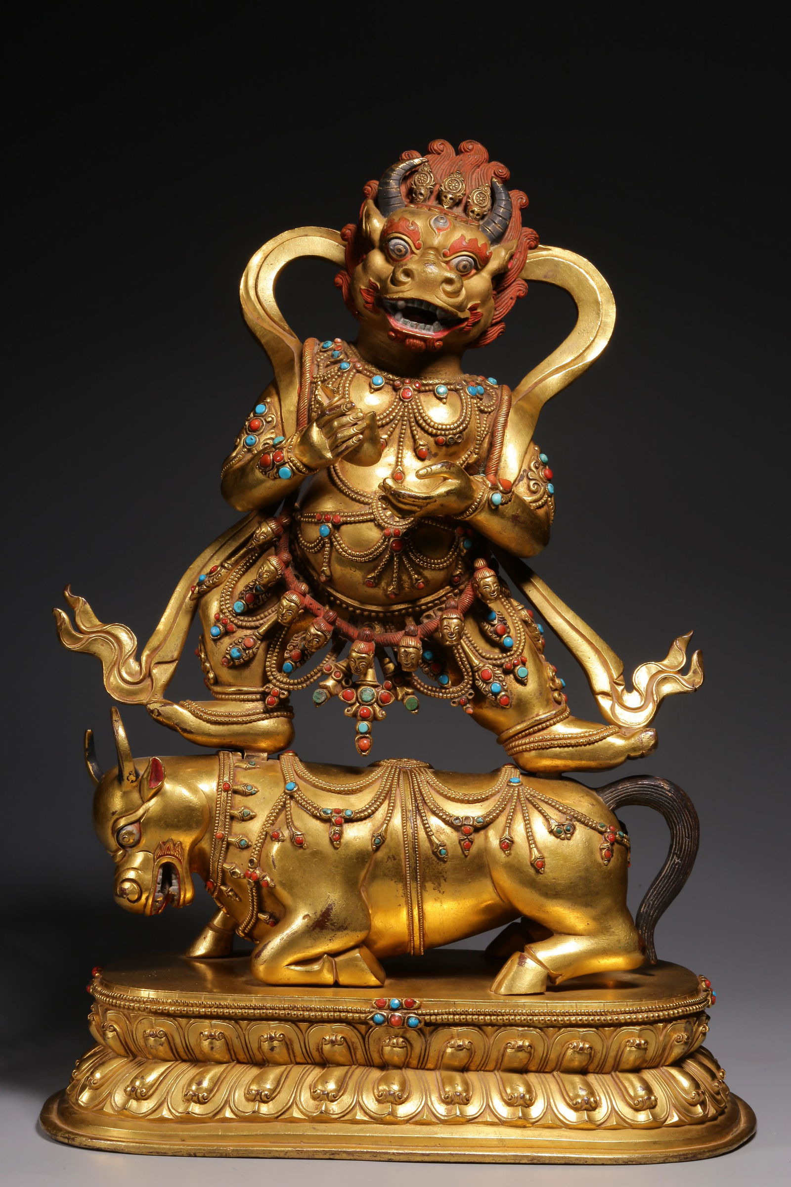 In the Qing Dynasty, gilt copper and gold inlaid with treasure lowered Yan demon to honor the statue (1 of 9)