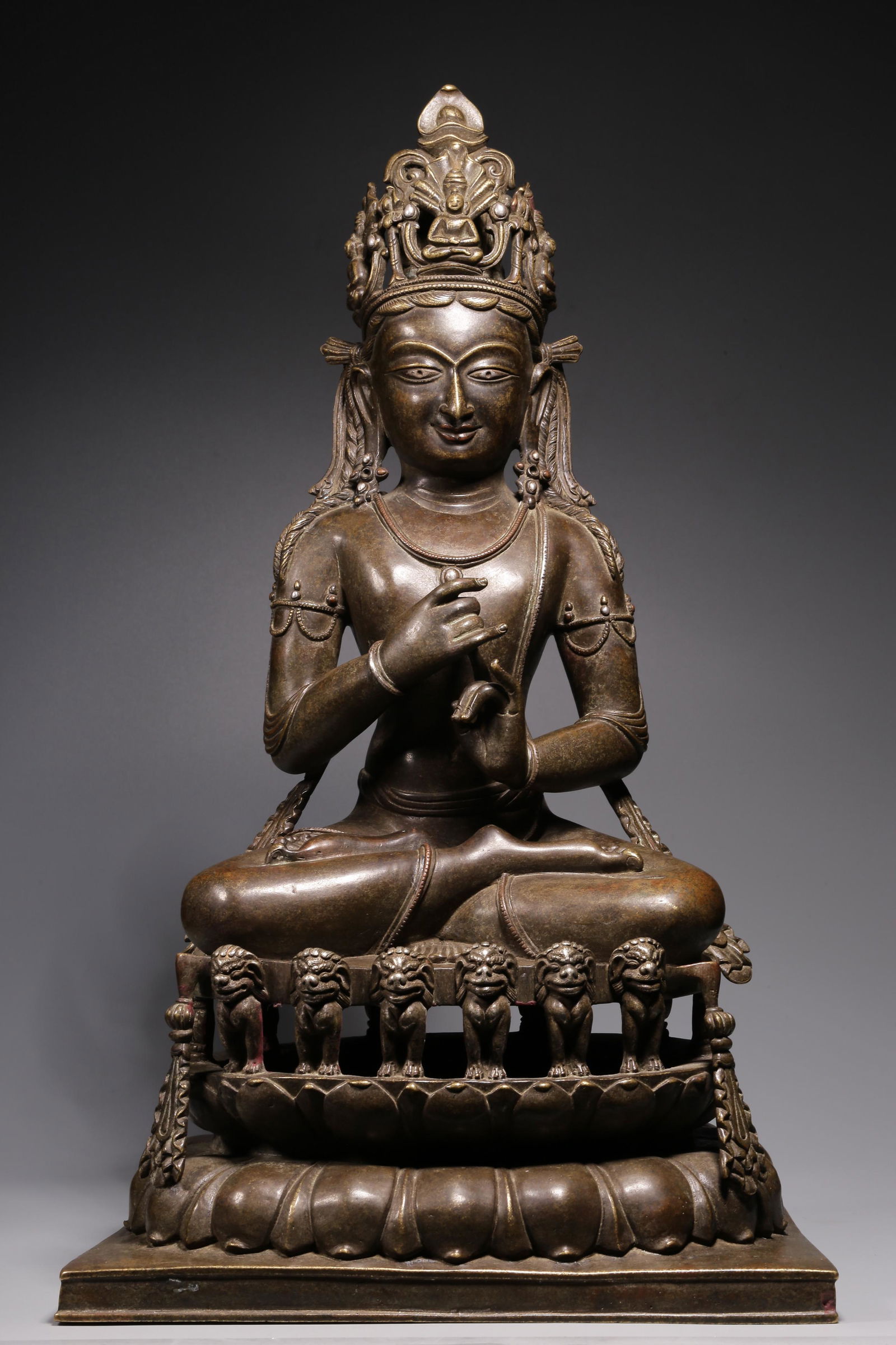 In the Qing Dynasty, copper alloy inlaid with silver immovable Buddha statue (1 of 9)