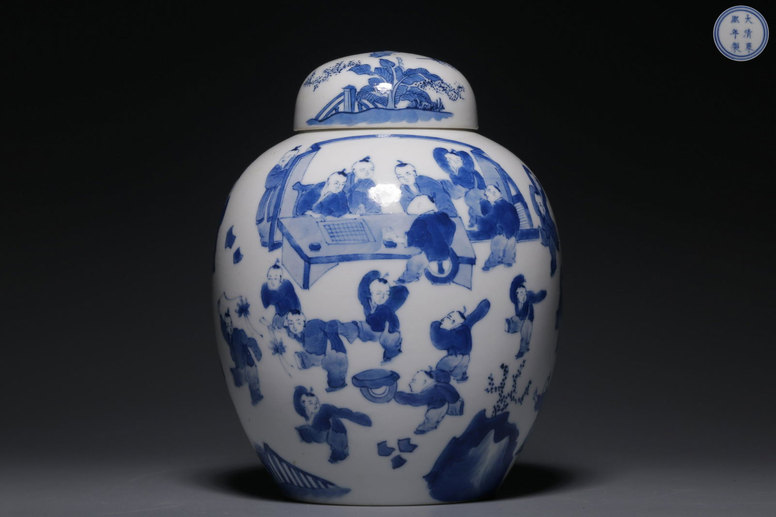 Blue and white baby play lotus seed pot (1 of 9)