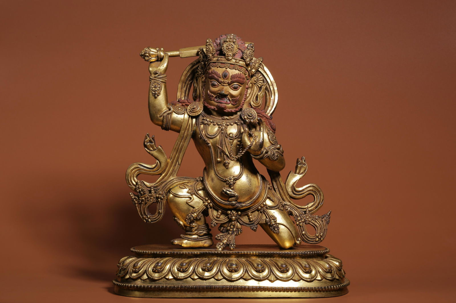 In Ming Dynasty, bronze gilt did not move King Ming (1 of 9)