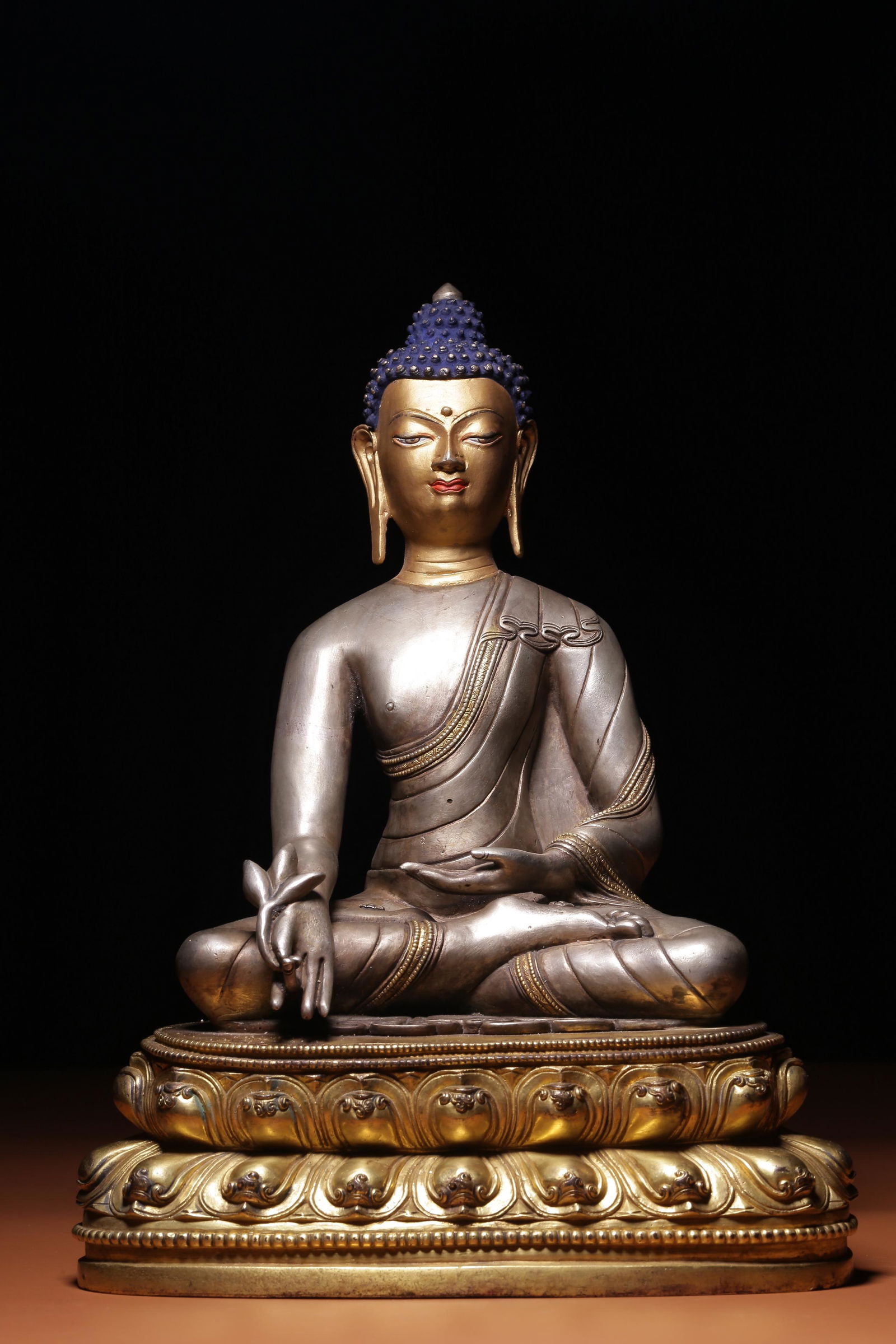 Qing Dynasty, silver gilt gold medicine master Buddha seated statue (1 of 9)