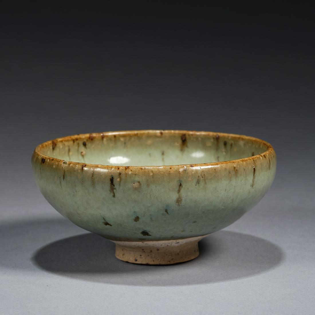 Ancient Chinese porcelain (1 of 7)
