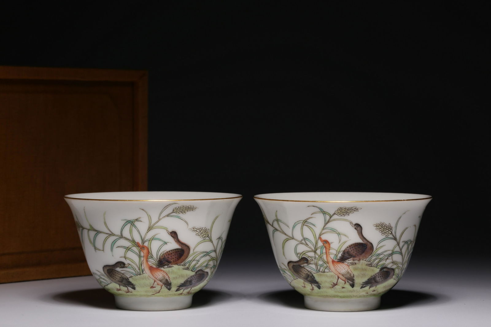 Pastel reed goose picture cup pair (1 of 9)